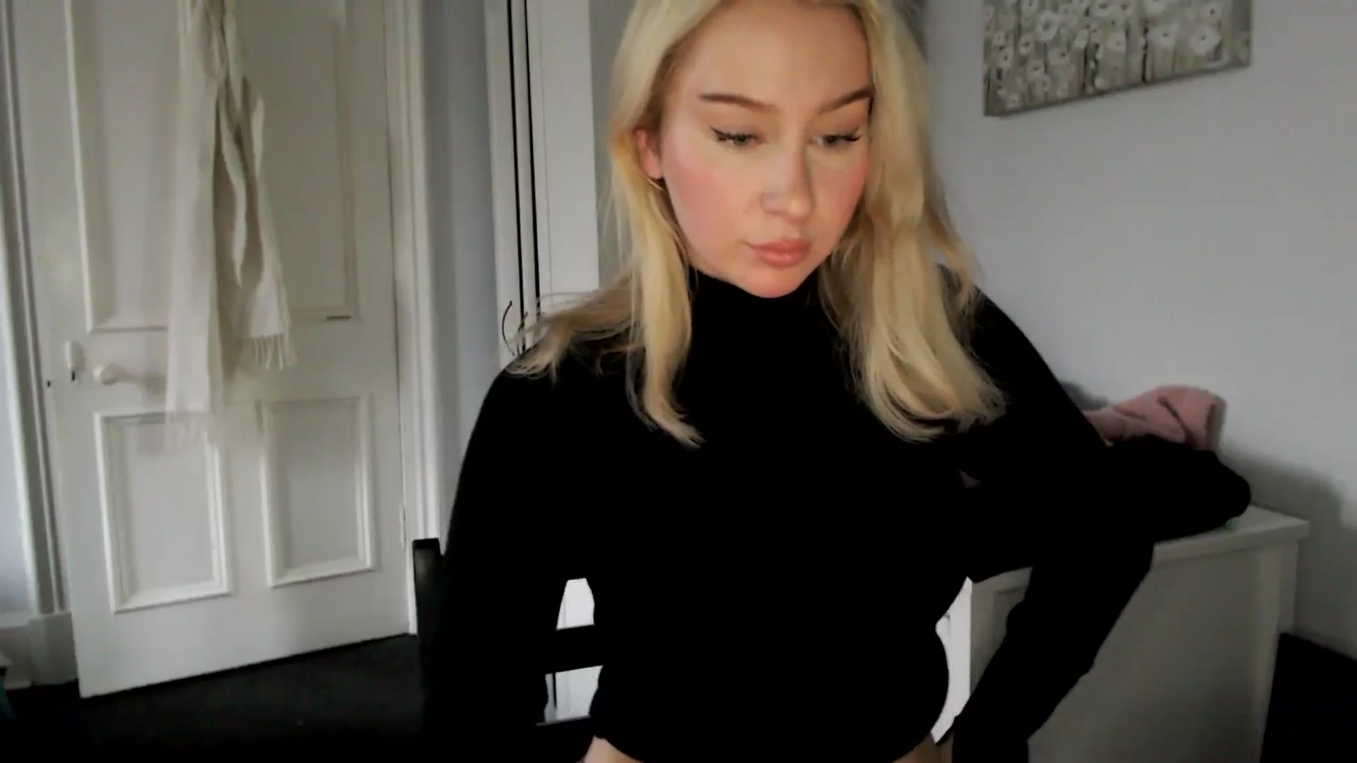 Gallery image thumbnail from Bday_Ava's myfreecams stream on, 01/11/2025, 15:11 image 13 of 20