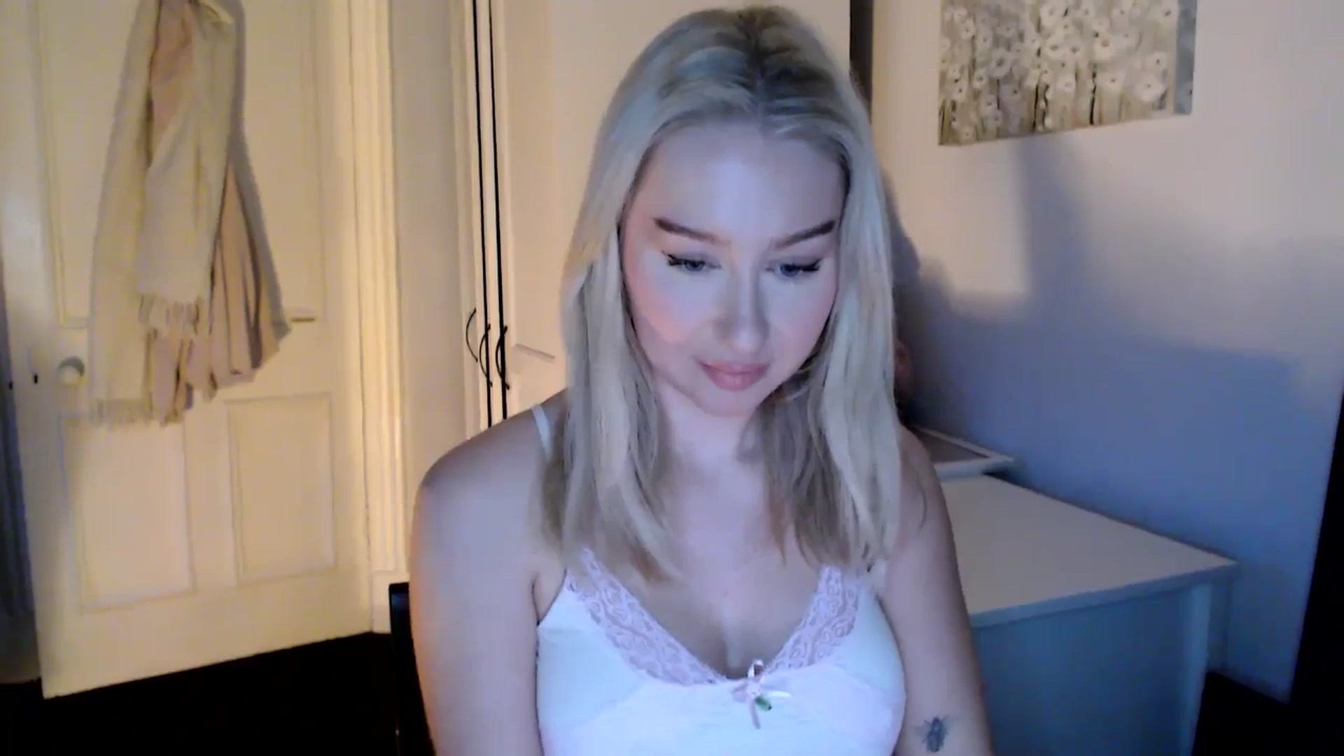 Gallery image thumbnail from Bday_Ava's myfreecams stream on, 01/12/2025, 16:14 image 14 of 20