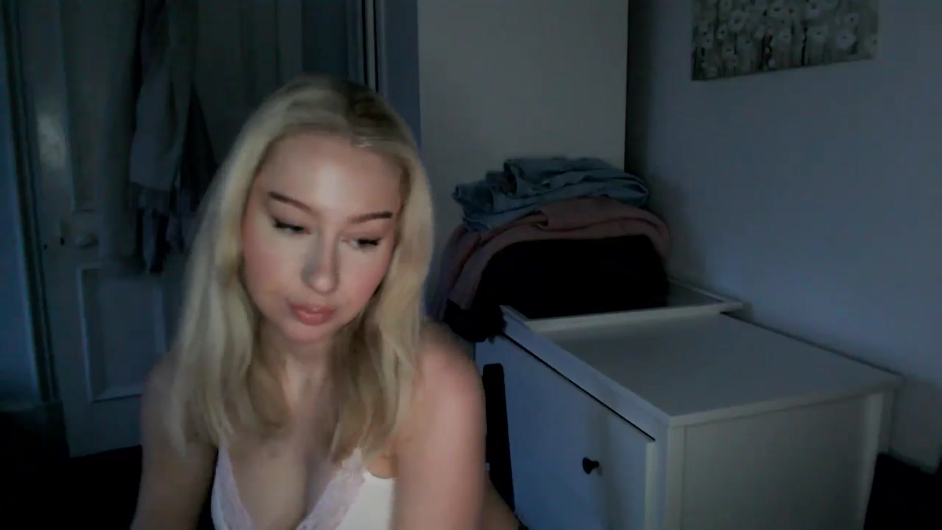 Gallery image thumbnail from Bday_Ava's myfreecams stream on, 01/12/2025, 16:14 image 3 of 20