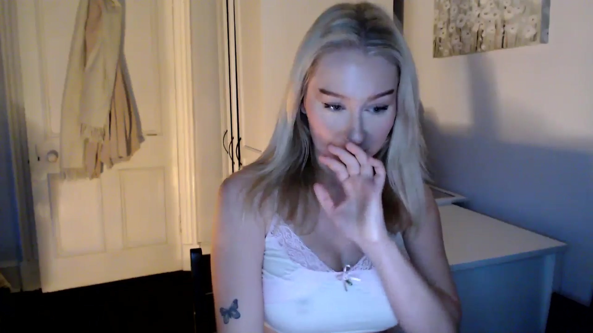 Gallery image thumbnail from Bday_Ava's myfreecams stream on, 01/12/2025, 16:28 image 2 of 20