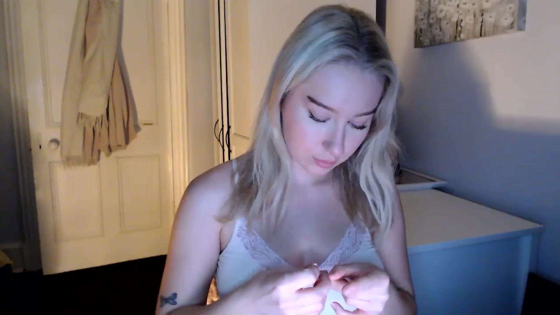 Gallery image thumbnail from Bday_Ava's myfreecams stream on, 01/12/2025, 19:04 image 1 of 20