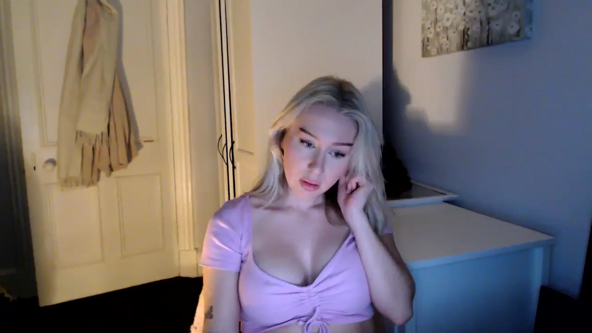 Gallery image thumbnail from Bday_Ava's myfreecams stream on, 01/12/2025, 19:45 image 8 of 20