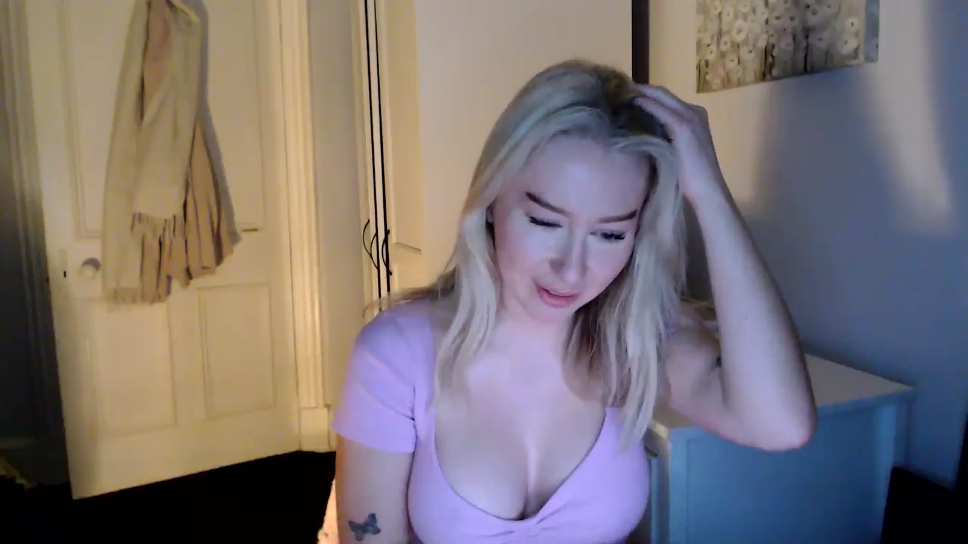 Gallery image thumbnail from Bday_Ava's myfreecams stream on, 01/12/2025, 19:45 image 9 of 20