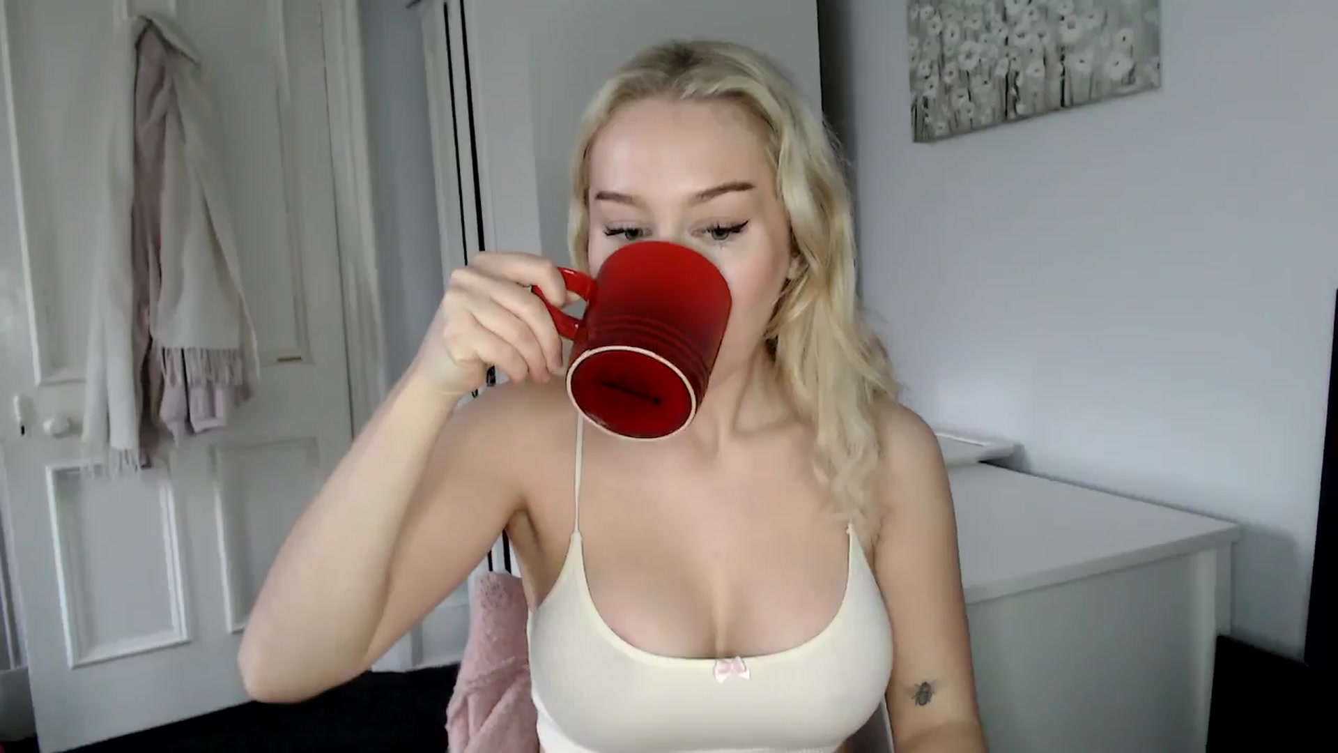 Gallery image thumbnail from Bday_Ava's myfreecams stream on, 01/14/2025, 09:50 image 16 of 20