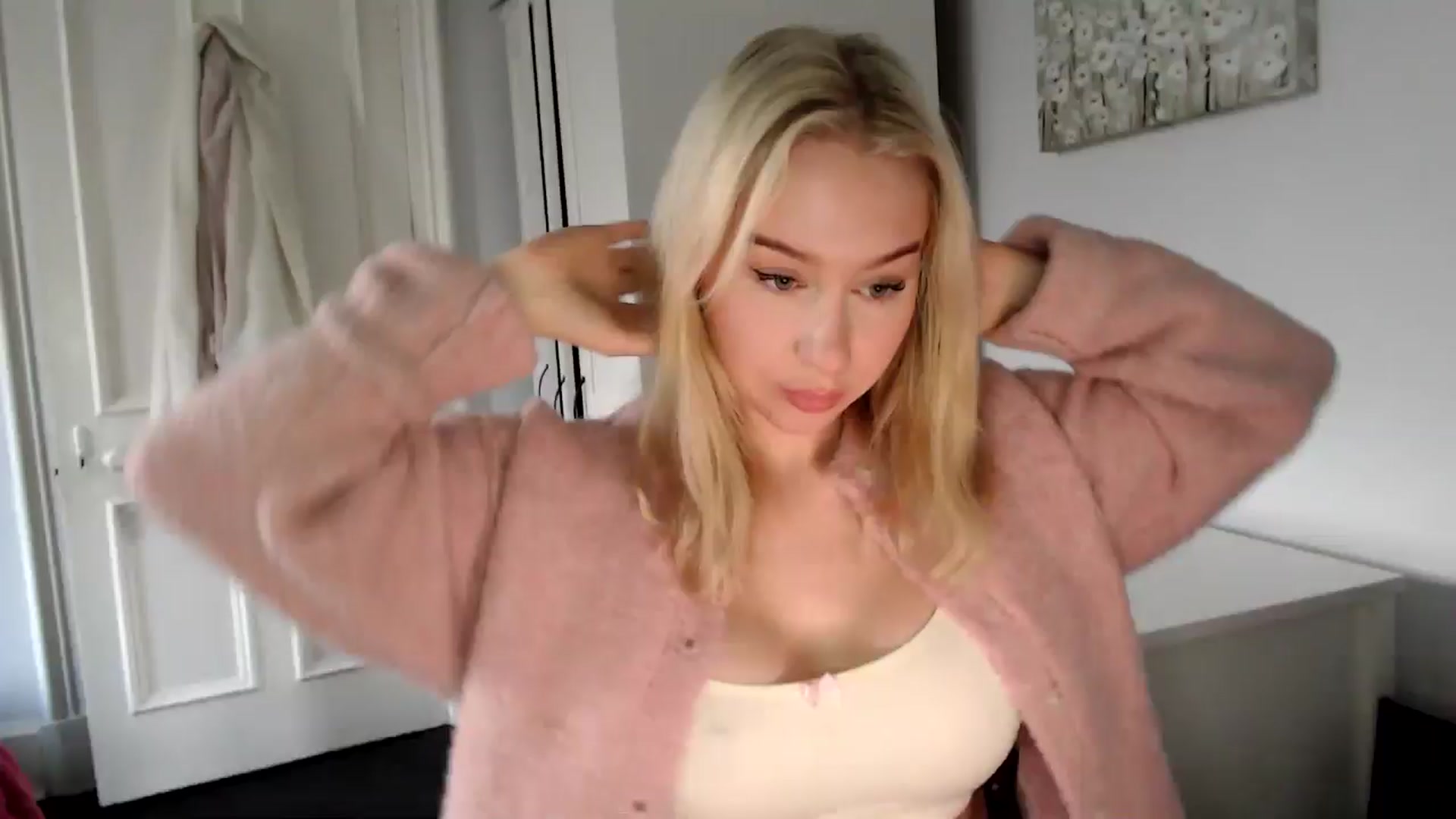 Gallery image thumbnail from Bday_Ava's myfreecams stream on, 01/14/2025, 10:19 image 1 of 20