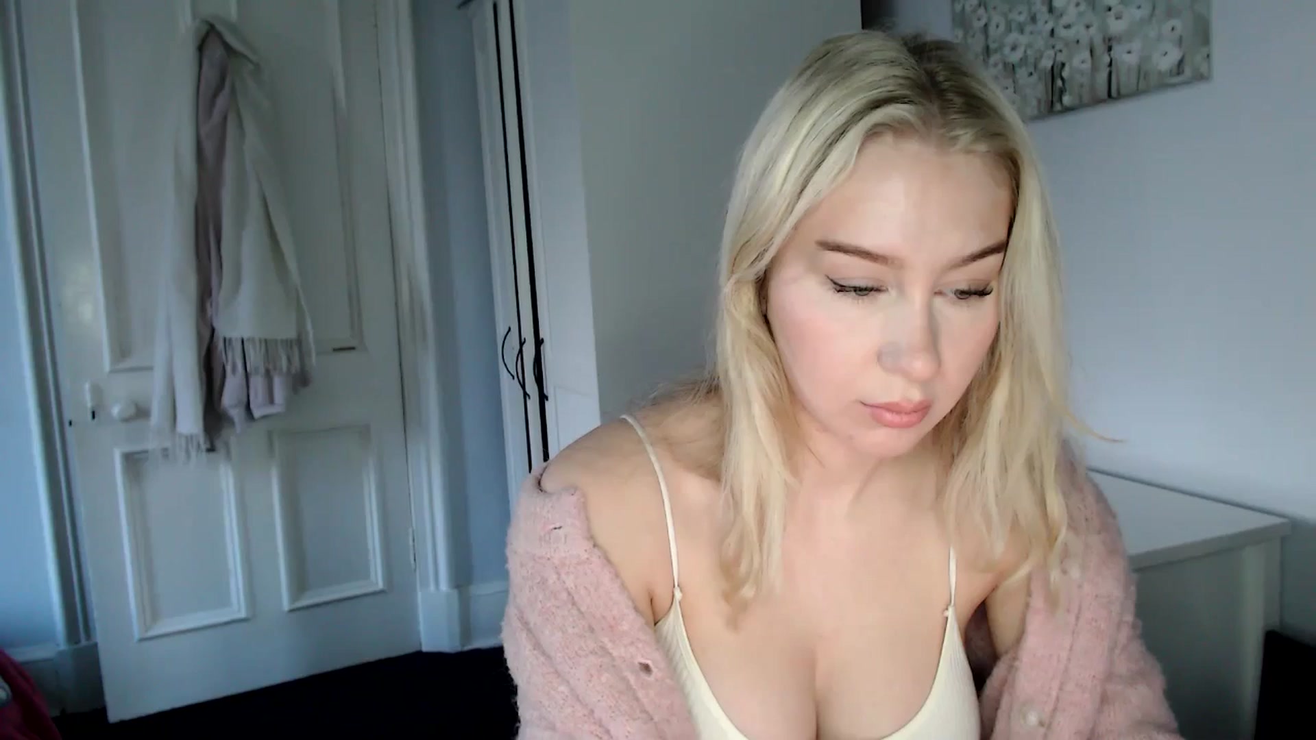 Gallery image thumbnail from Bday_Ava's myfreecams stream on, 01/14/2025, 10:19 image 16 of 20