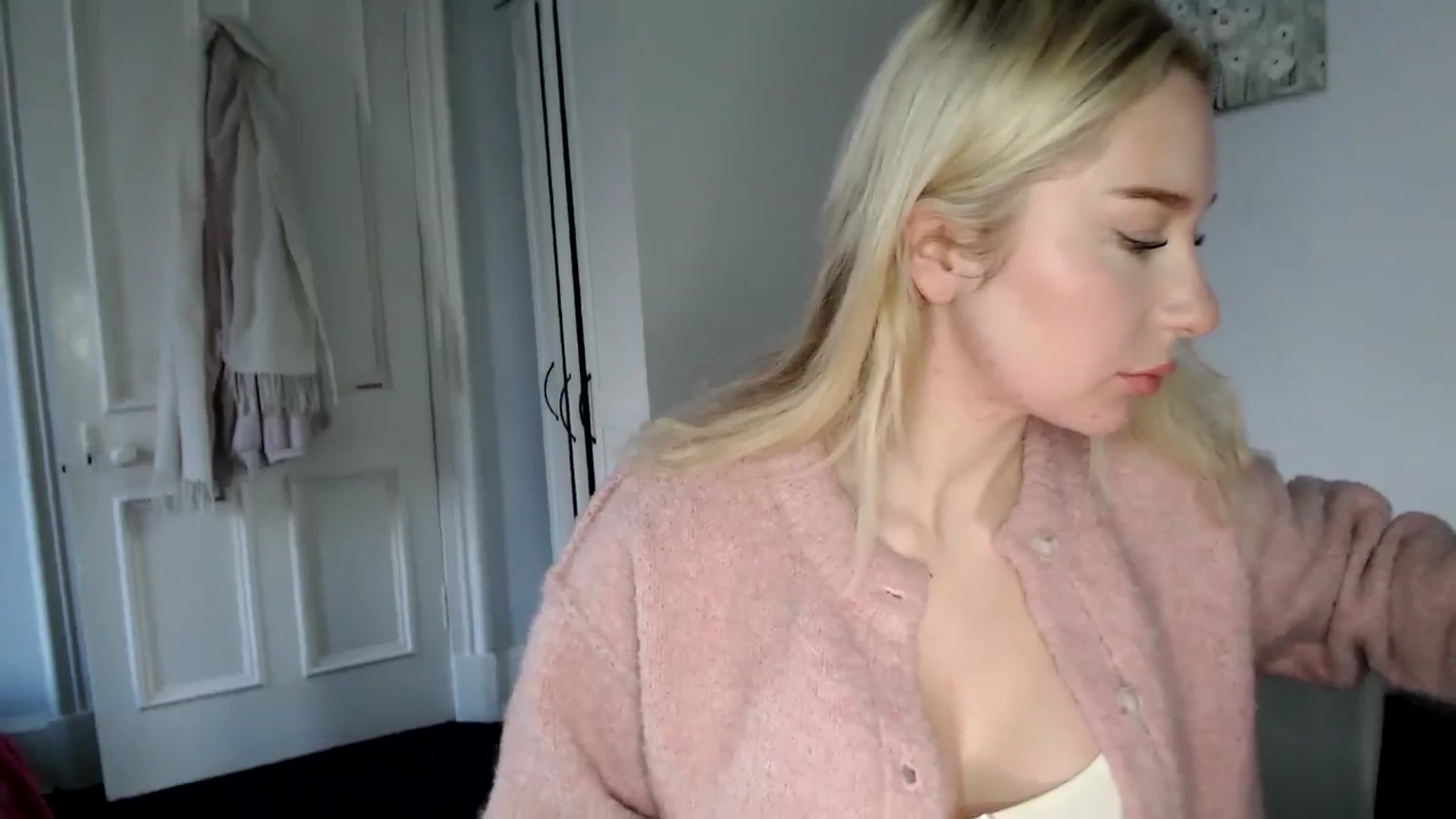 Gallery image thumbnail from Bday_Ava's myfreecams stream on, 01/14/2025, 10:19 image 9 of 20