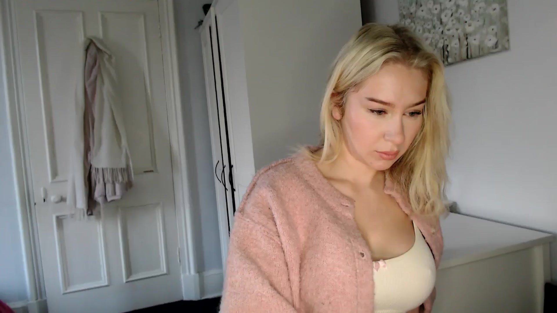 Gallery image thumbnail from Bday_Ava's myfreecams stream on, 01/14/2025, 11:03 image 3 of 20