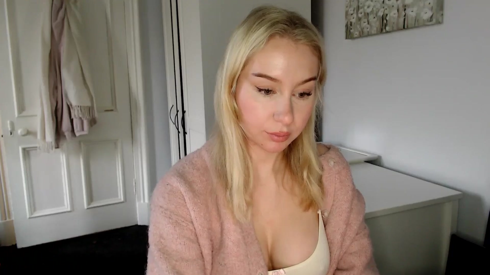 Gallery image thumbnail from Bday_Ava's myfreecams stream on, 01/14/2025, 14:16 image 3 of 20