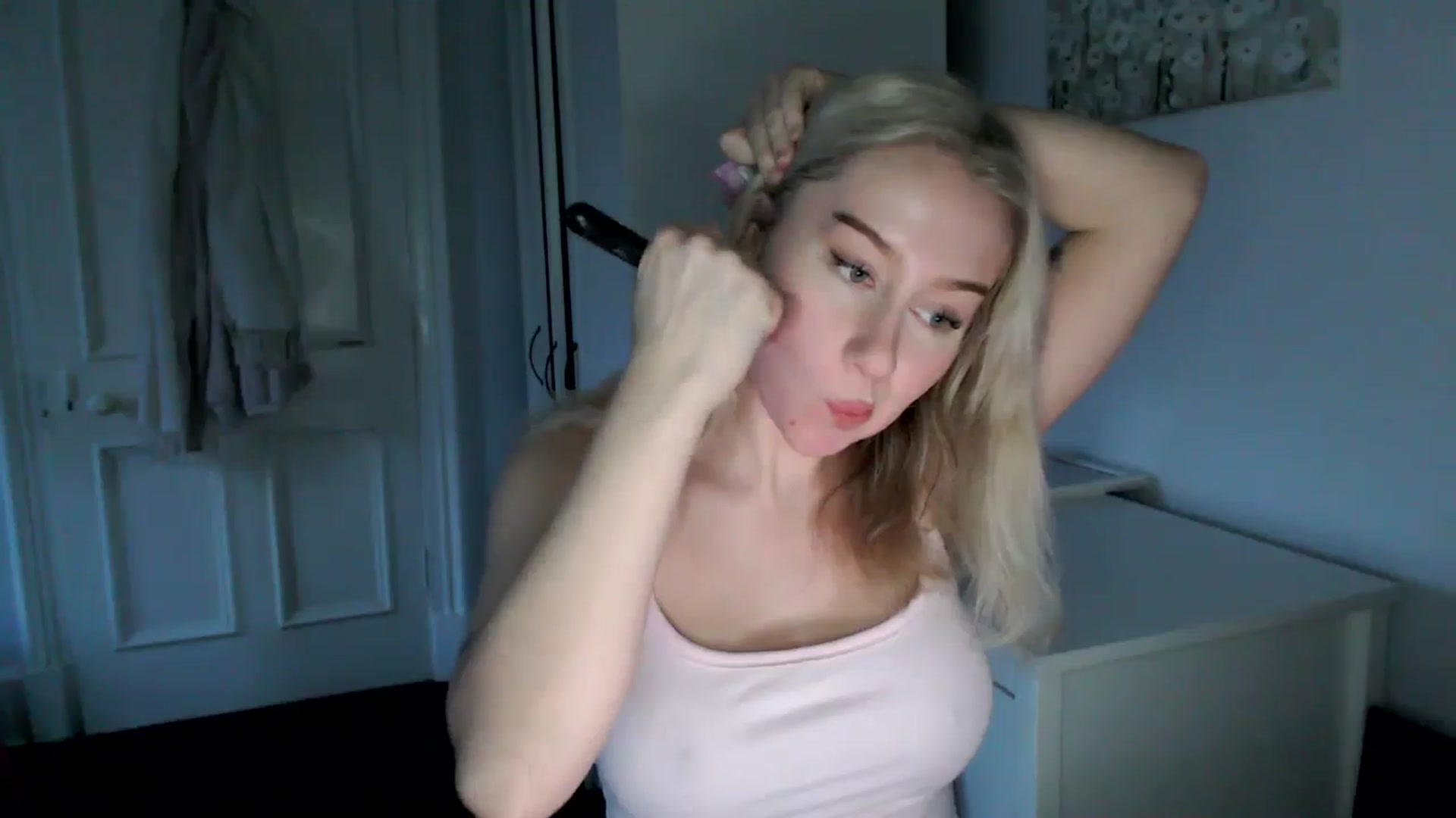 Gallery image thumbnail from Bday_Ava's myfreecams stream on, 01/14/2025, 16:12 image 17 of 20