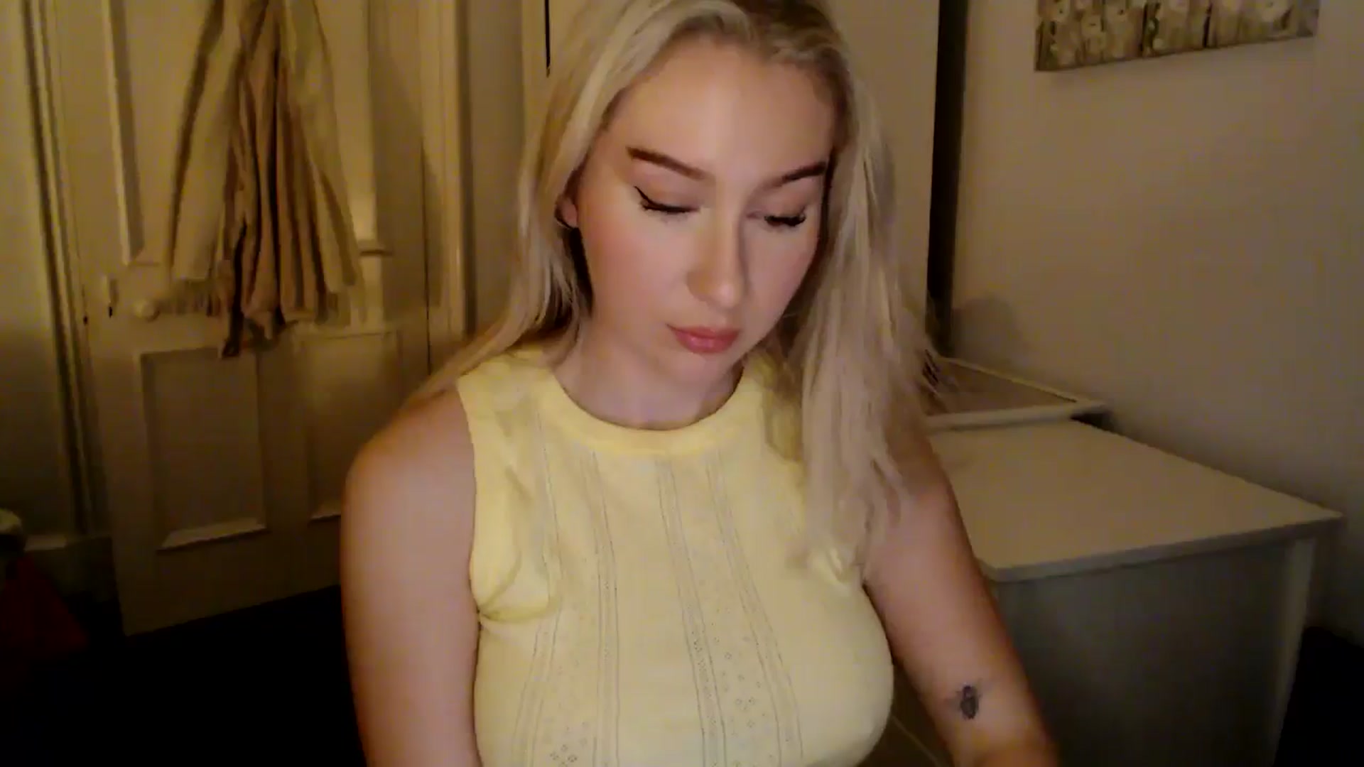 Gallery image thumbnail from Bday_Ava's myfreecams stream on, 01/14/2025, 19:44 image 20 of 20