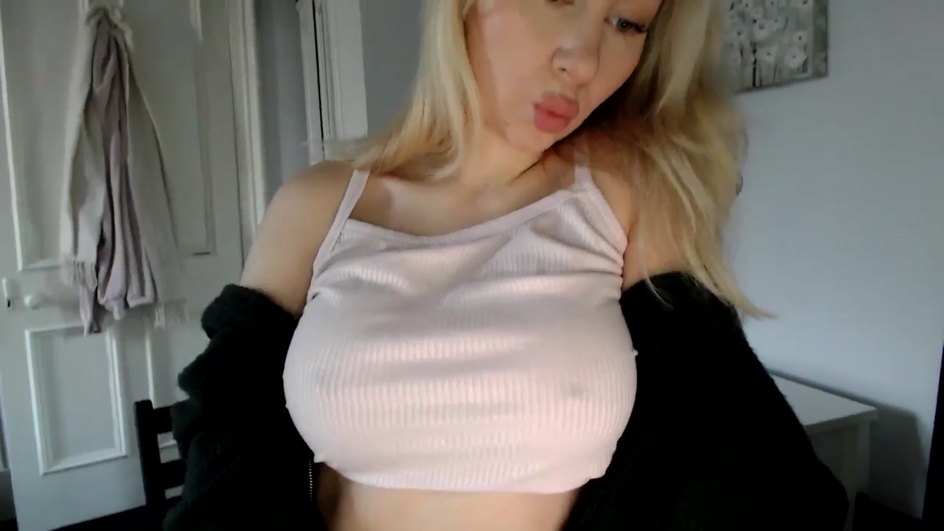 Gallery image thumbnail from Bday_Ava's myfreecams stream on, 01/15/2025, 10:00 image 20 of 20
