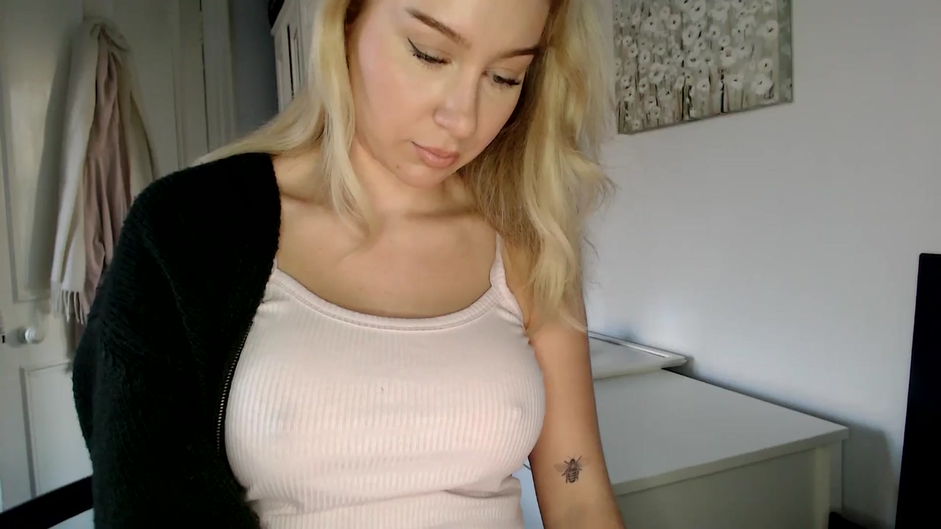 Gallery image thumbnail from Bday_Ava's myfreecams stream on, 01/15/2025, 12:51 image 18 of 20