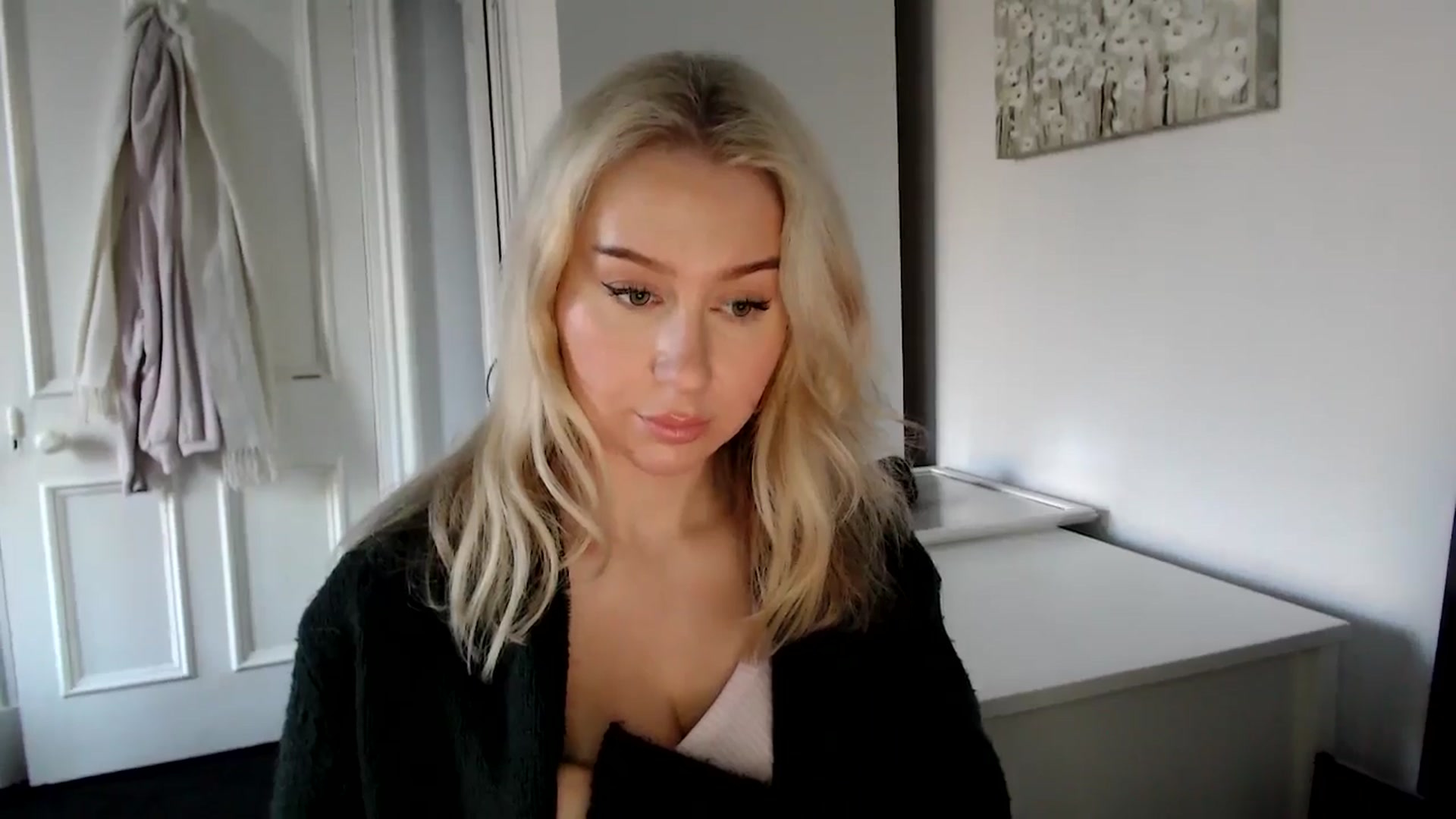 Gallery image thumbnail from Bday_Ava's myfreecams stream on, 01/15/2025, 14:16 image 9 of 20