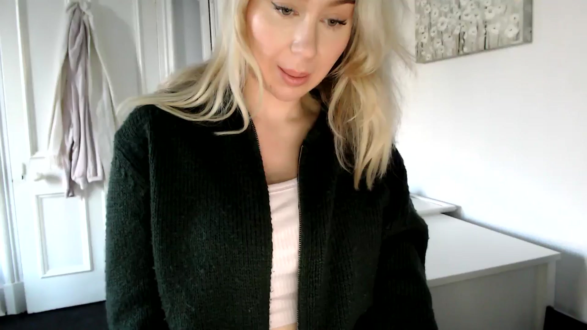 Gallery image thumbnail from Bday_Ava's myfreecams stream on, 01/15/2025, 14:16 image 7 of 20