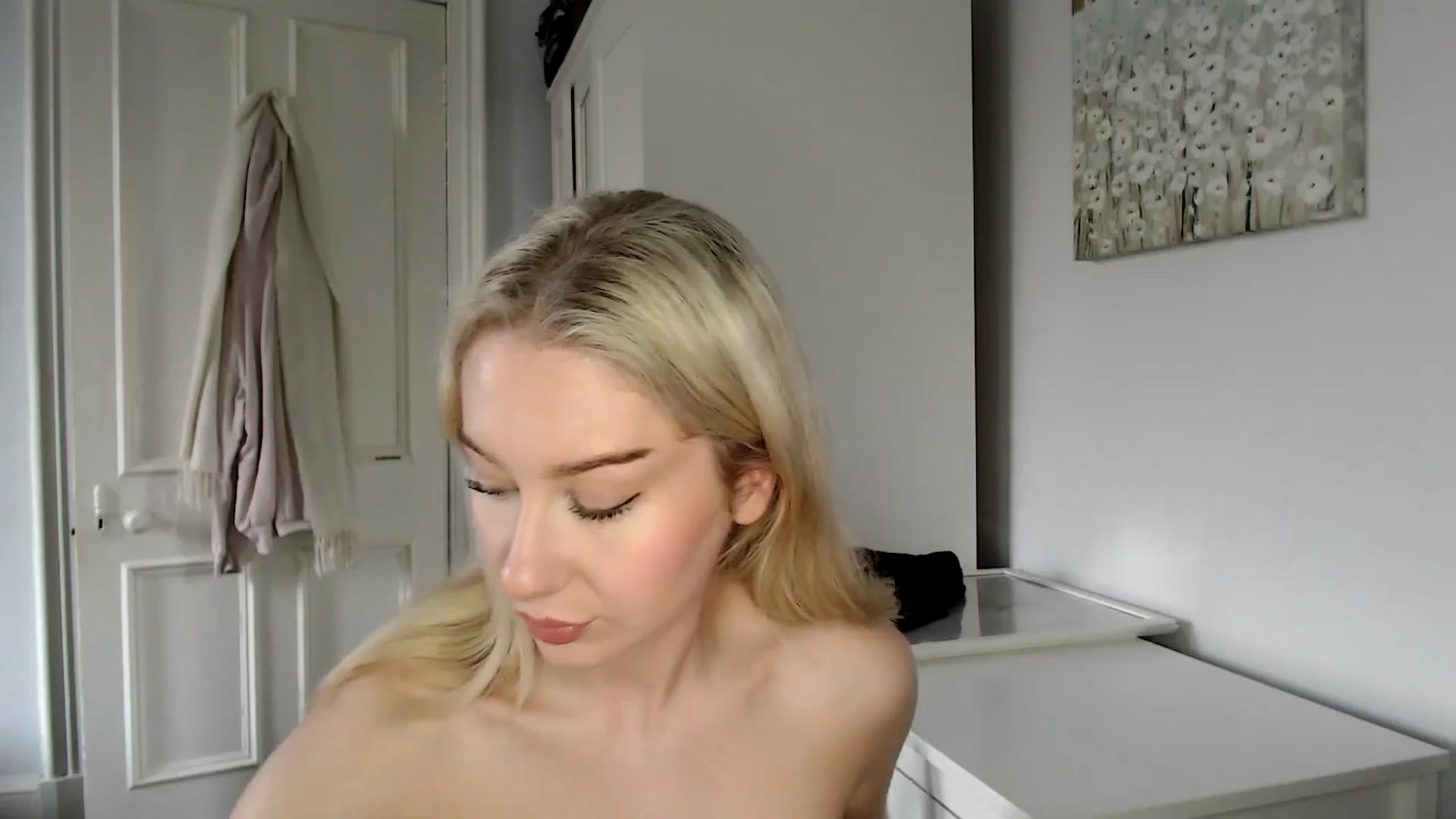 Gallery image thumbnail from Bday_Ava's myfreecams stream on, 01/16/2025, 15:06 image 2 of 20