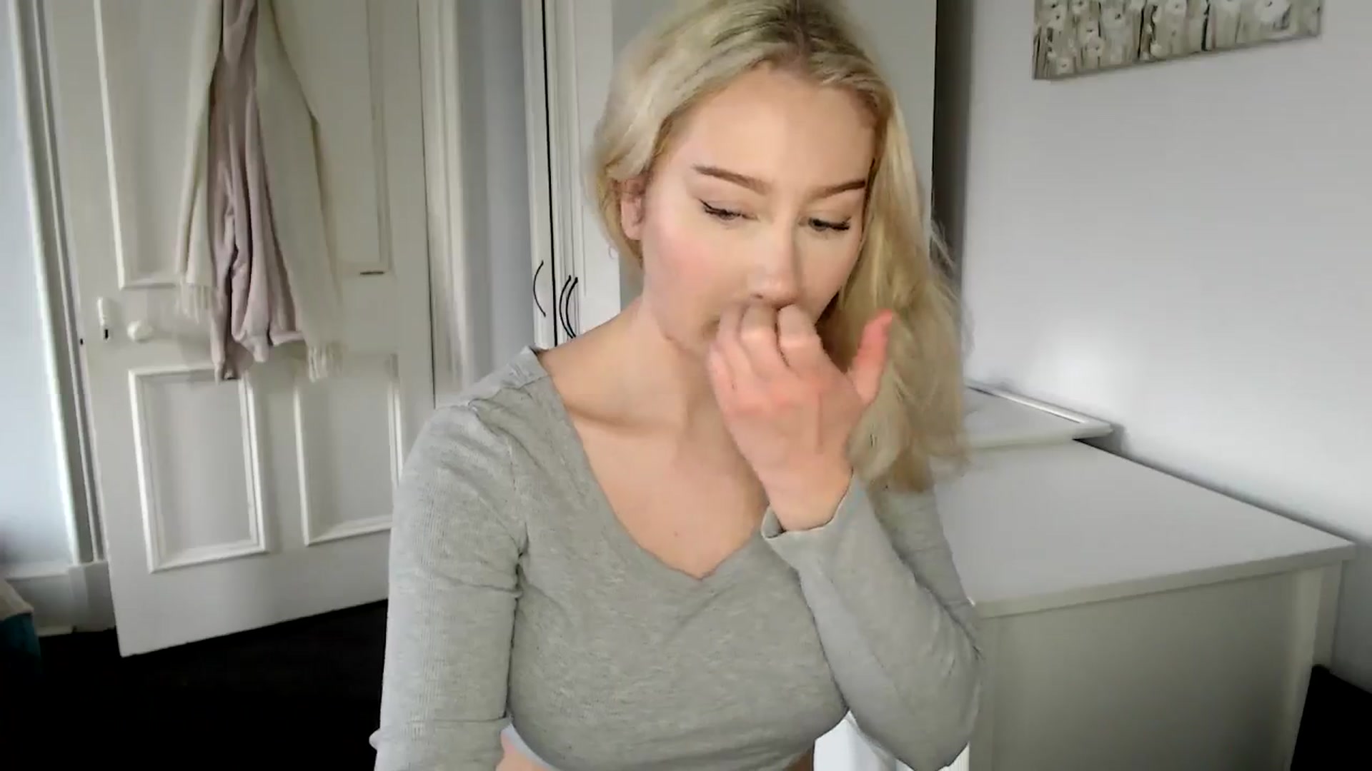 Gallery image thumbnail from Bday_Ava's myfreecams stream on, 01/16/2025, 15:06 image 4 of 20