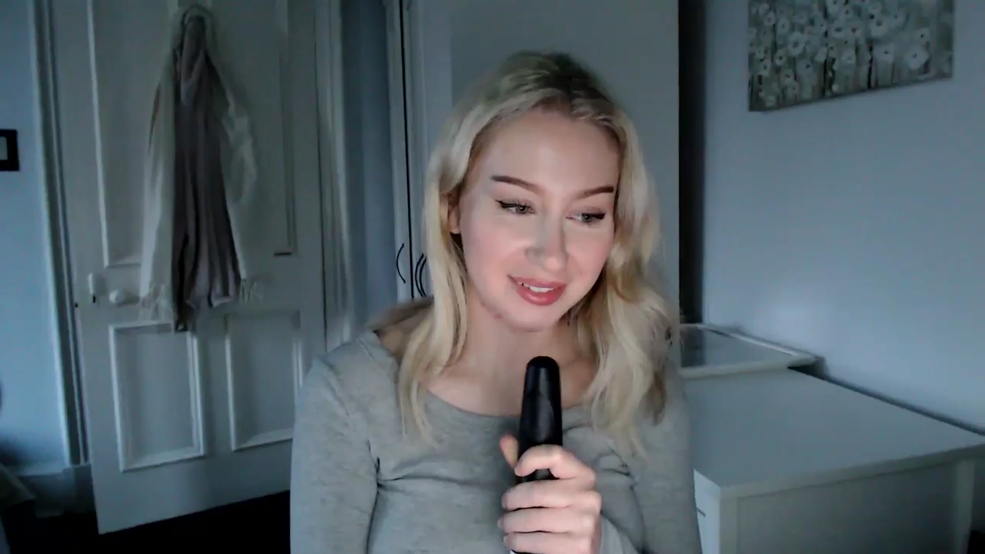 Gallery image thumbnail from Bday_Ava's myfreecams stream on, 01/16/2025, 16:08 image 7 of 20