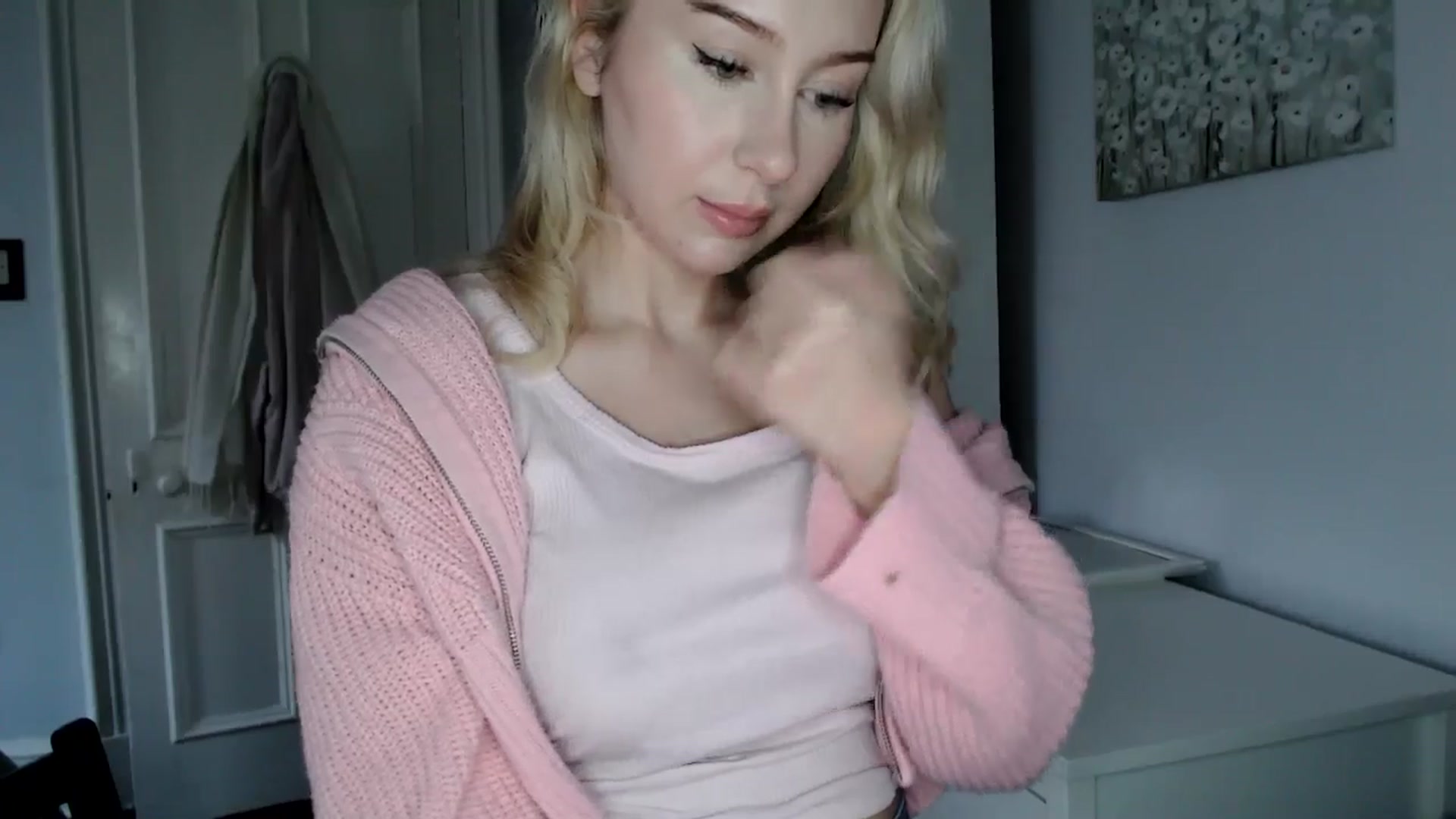 Gallery image thumbnail from Bday_Ava's myfreecams stream on, 01/17/2025, 15:54 image 7 of 20