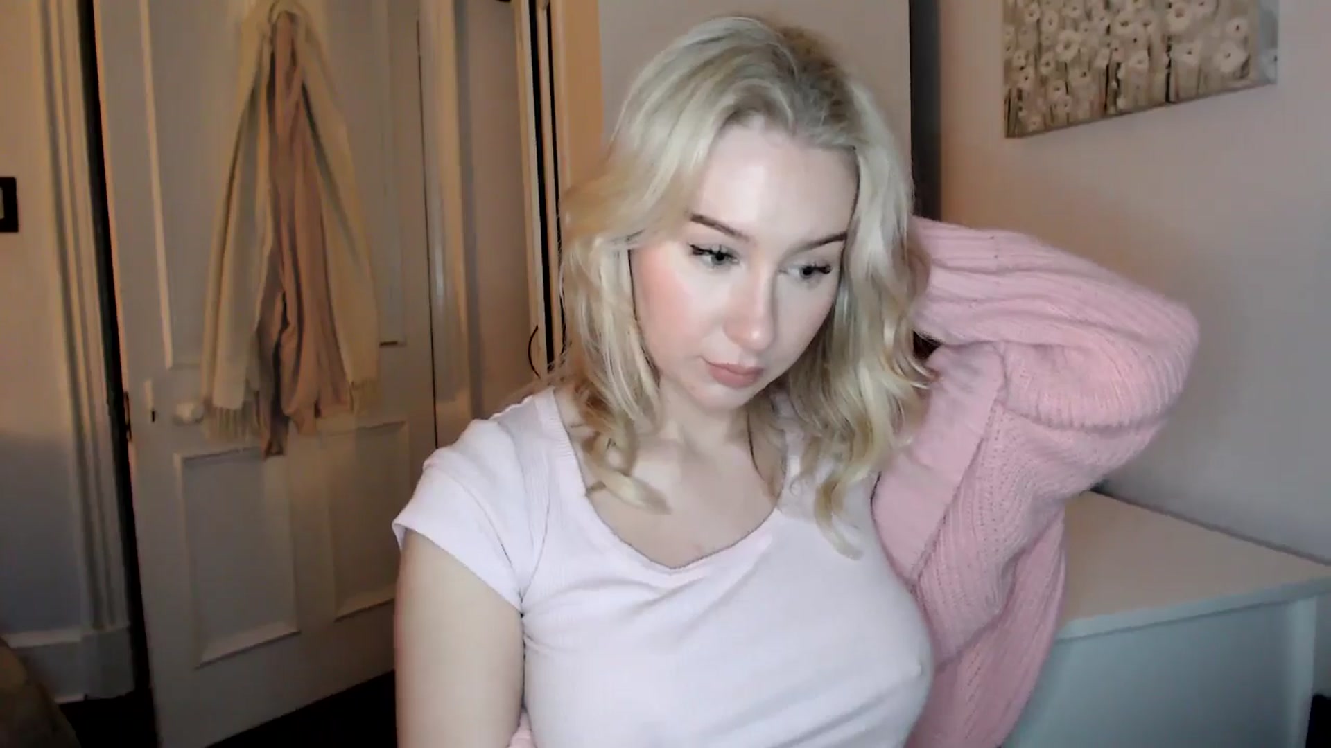 Gallery image thumbnail from Bday_Ava's myfreecams stream on, 01/17/2025, 16:59 image 2 of 20