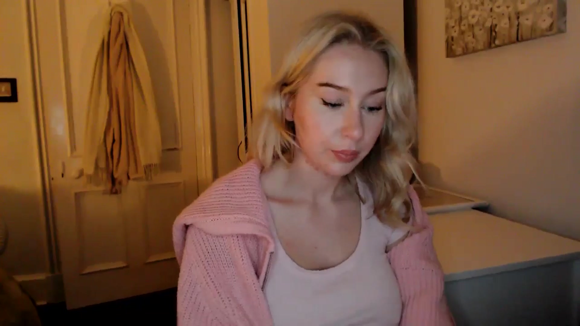 Gallery image thumbnail from Bday_Ava's myfreecams stream on, 01/17/2025, 16:59 image 18 of 20
