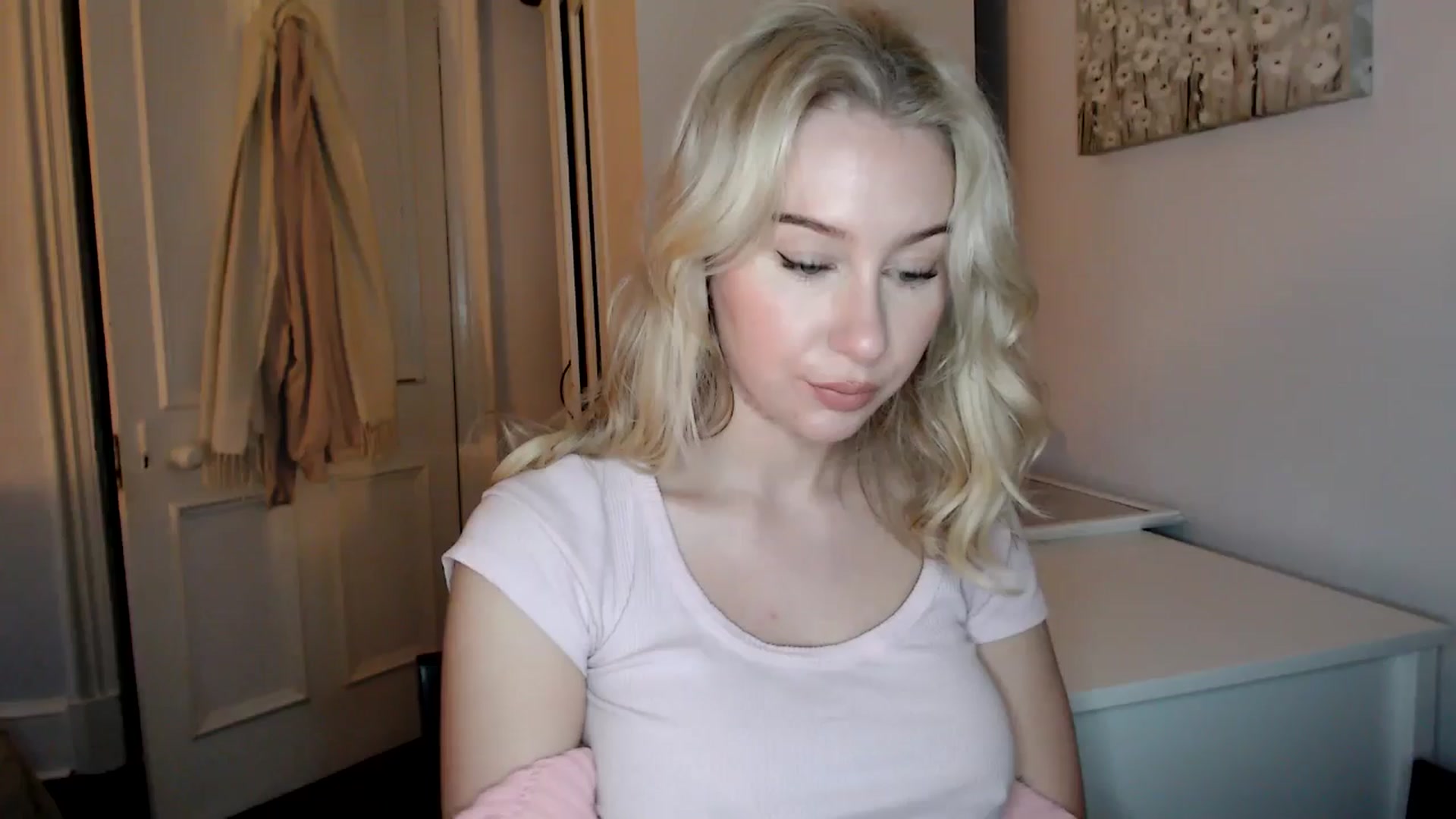Gallery image thumbnail from Bday_Ava's myfreecams stream on, 01/17/2025, 16:59 image 1 of 20