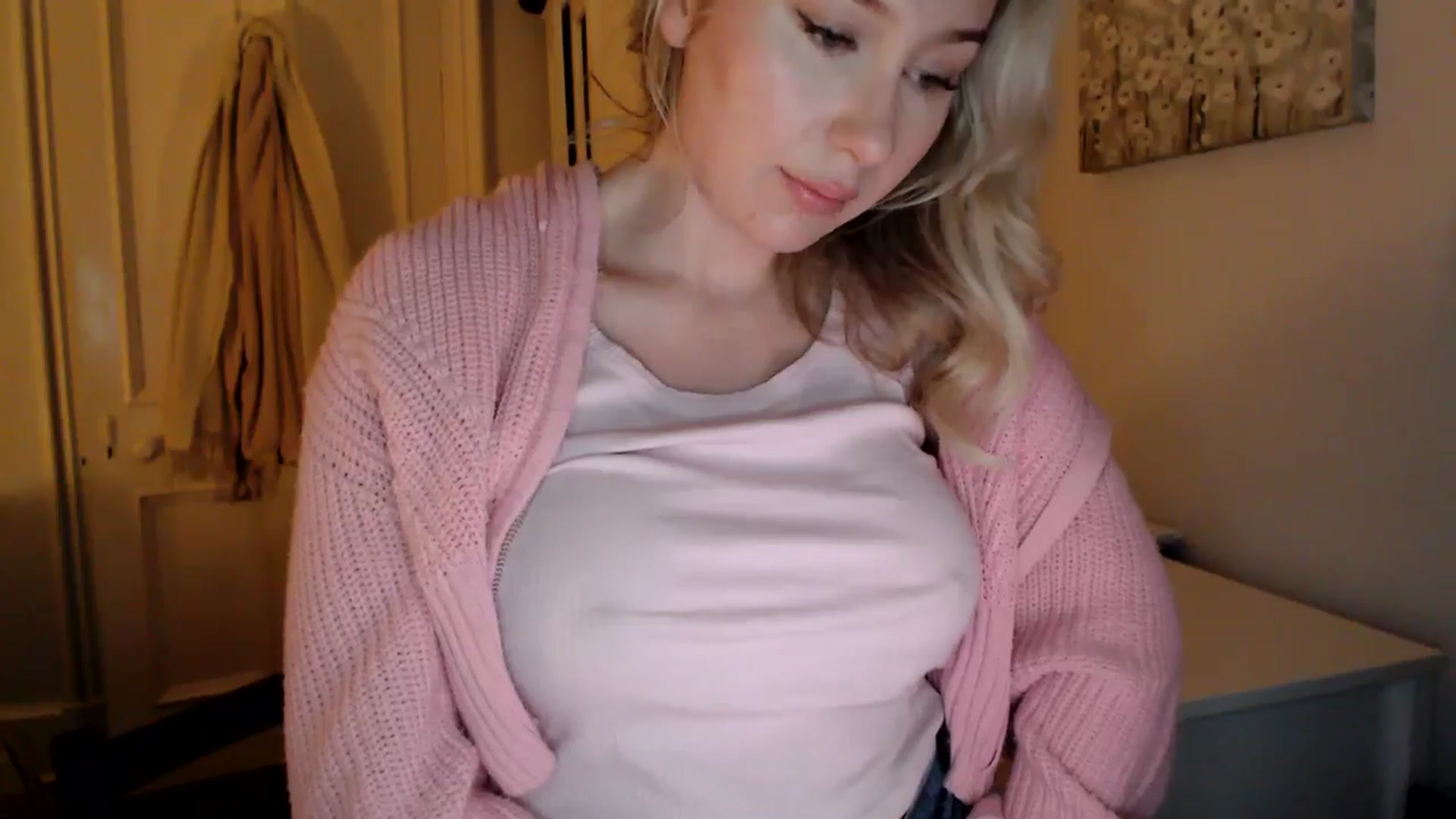 Gallery image thumbnail from Bday_Ava's myfreecams stream on, 01/17/2025, 19:40 image 11 of 20
