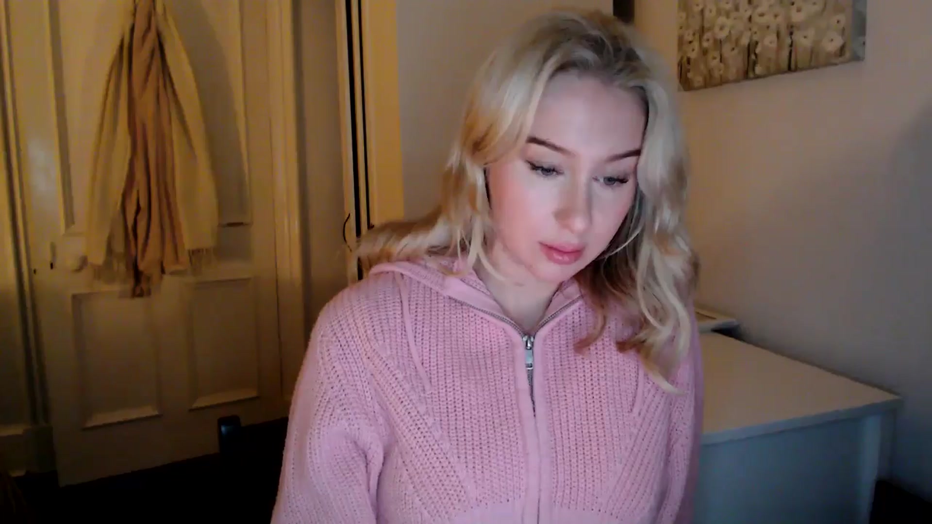 Gallery image thumbnail from Bday_Ava's myfreecams stream on, 01/17/2025, 19:40 image 18 of 20