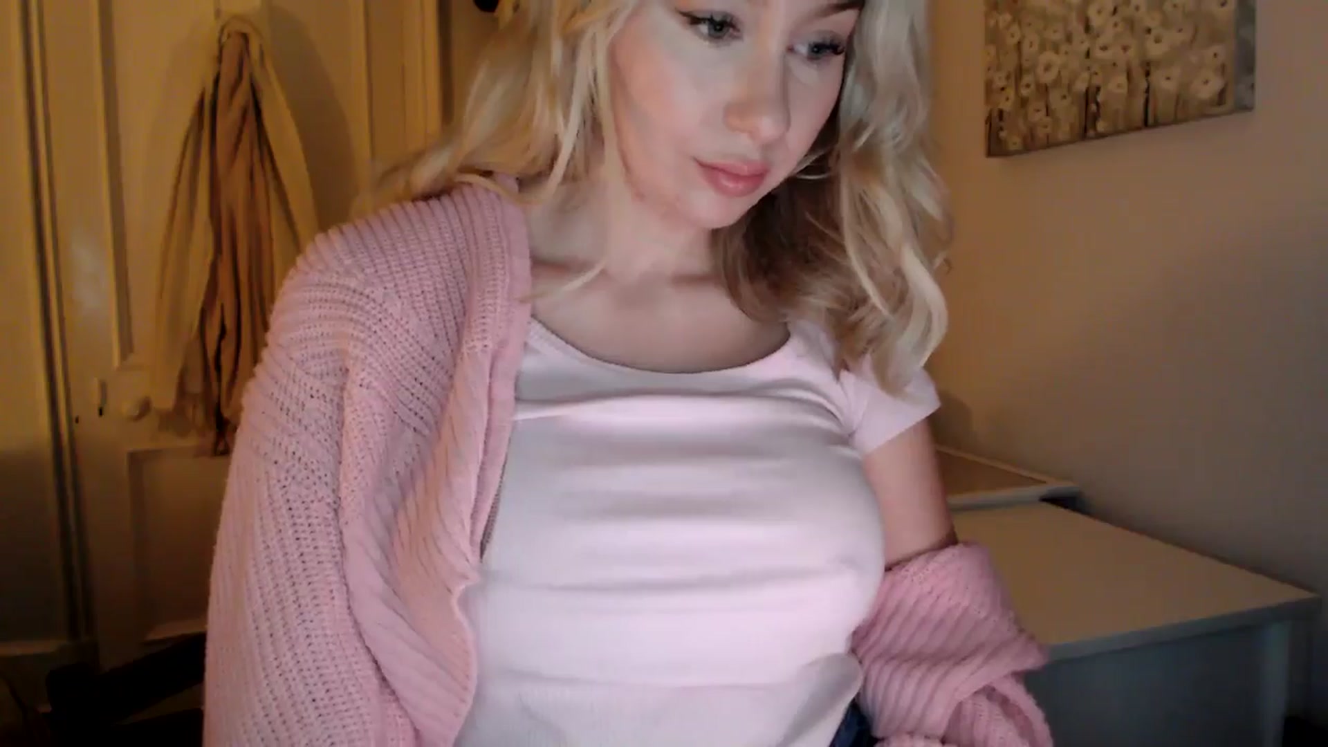 Gallery image thumbnail from Bday_Ava's myfreecams stream on, 01/17/2025, 19:40 image 12 of 20