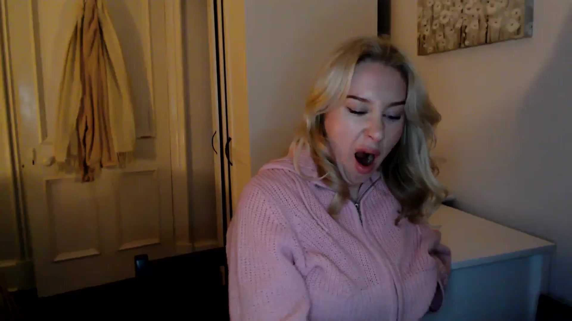 Gallery image thumbnail from Bday_Ava's myfreecams stream on, 01/17/2025, 19:40 image 20 of 20