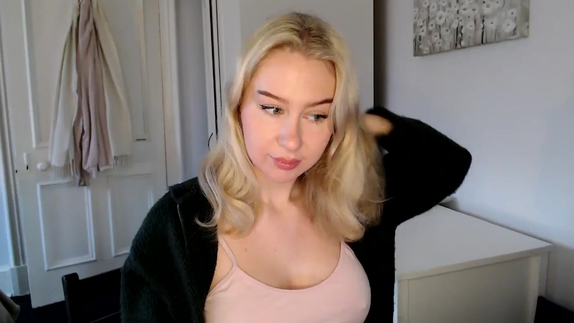 Gallery image thumbnail from Bday_Ava's myfreecams stream on, 01/18/2025, 09:42 image 17 of 20