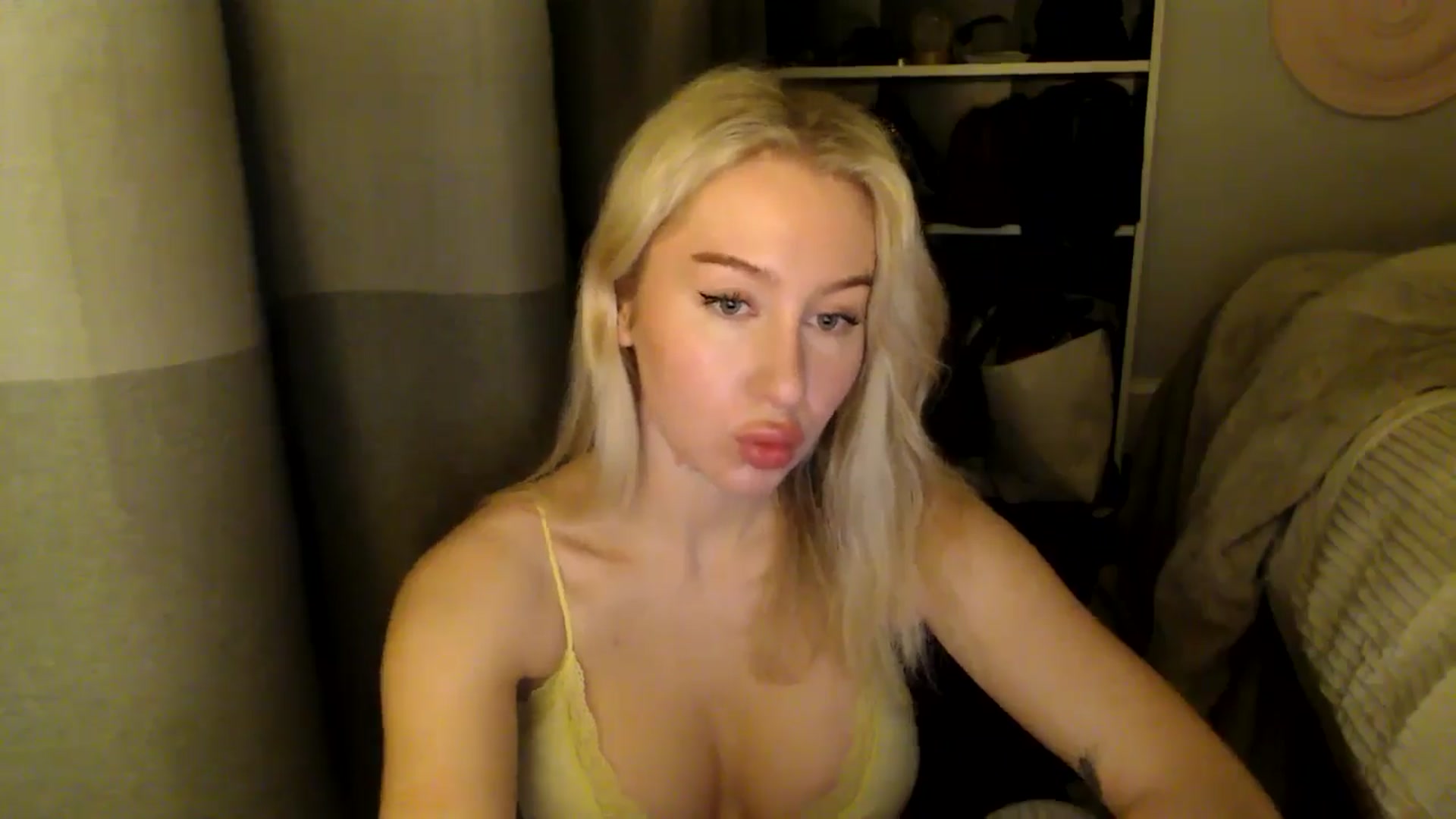 Gallery image thumbnail from Bday_Ava's myfreecams stream on, 01/20/2025, 21:03 image 20 of 20