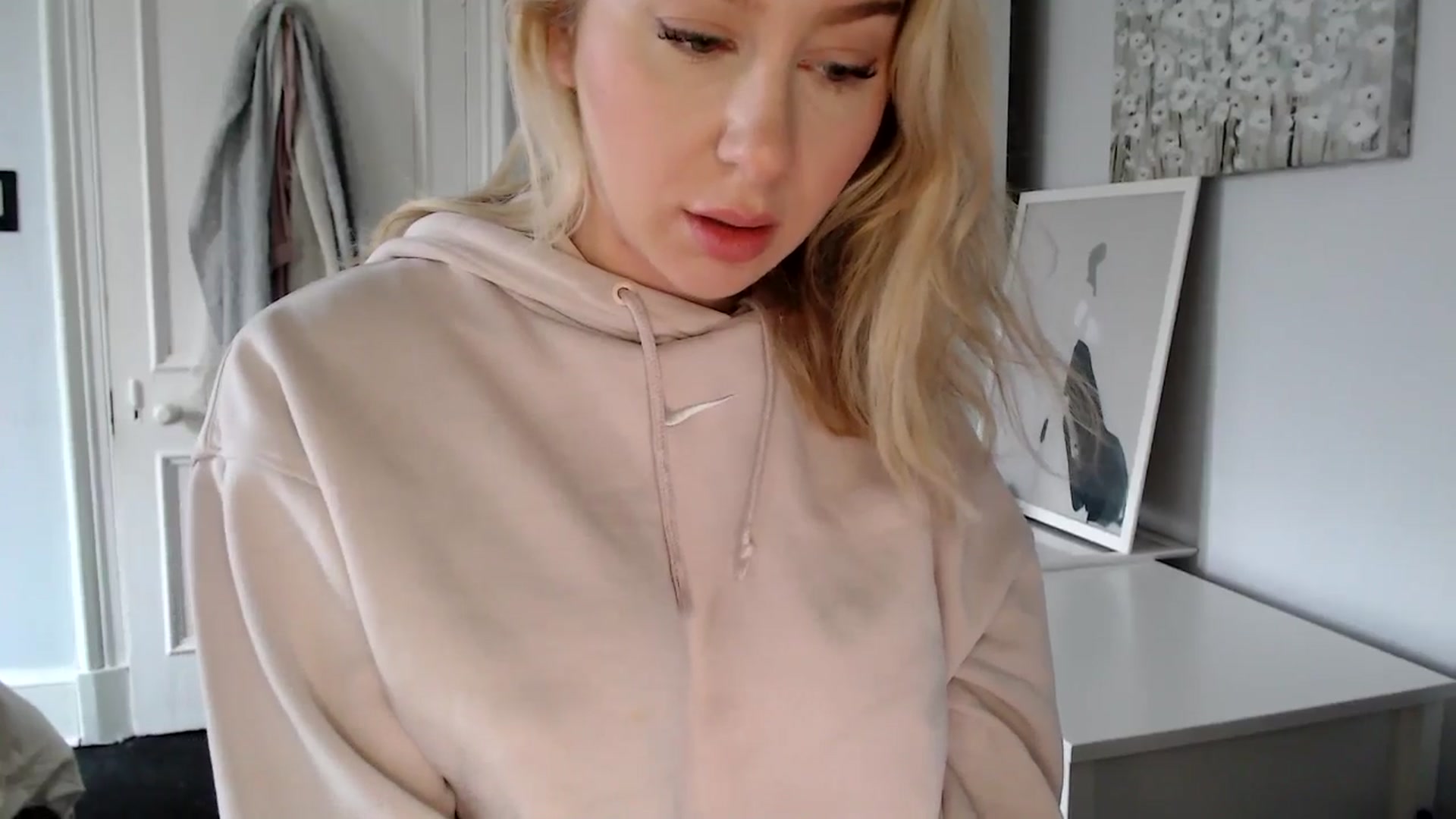 Gallery image thumbnail from Bday_Ava's myfreecams stream on, 01/21/2025, 11:48 image 20 of 20