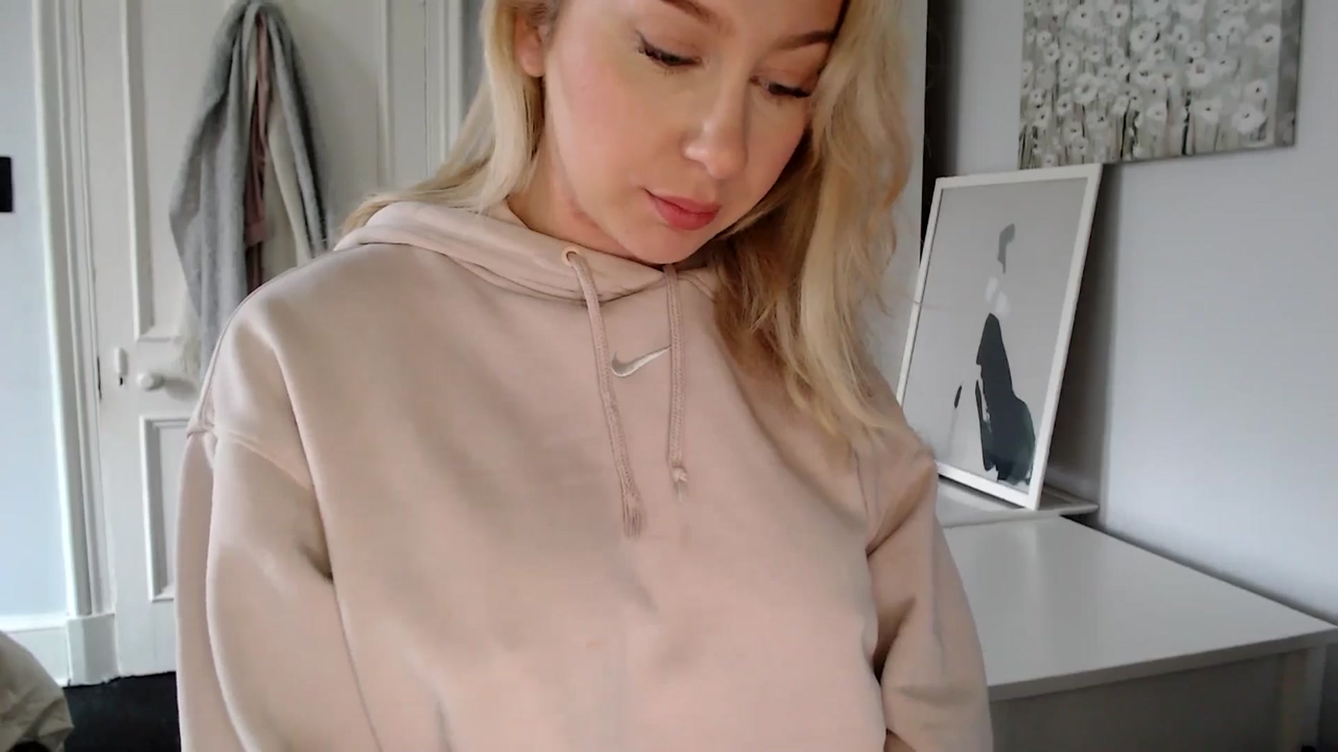 Gallery image thumbnail from Bday_Ava's myfreecams stream on, 01/21/2025, 11:48 image 18 of 20