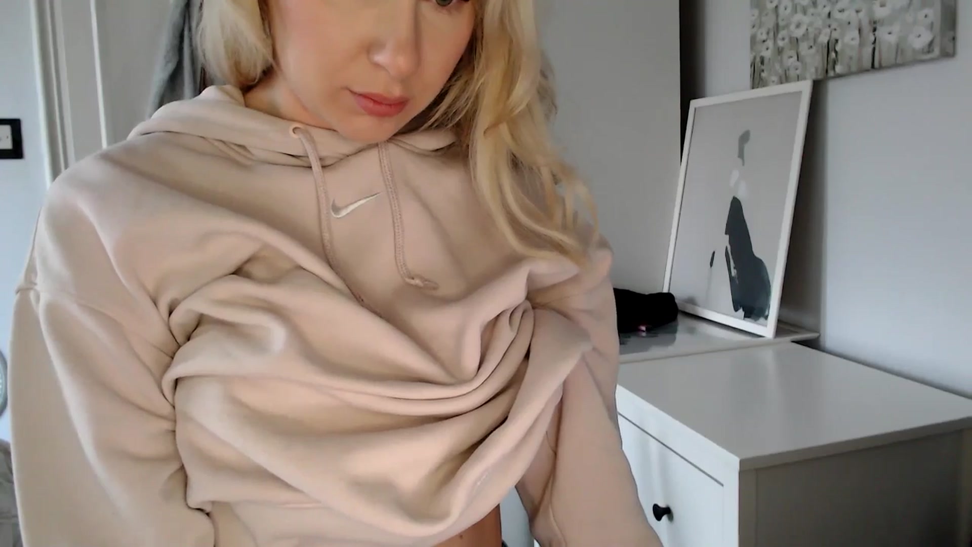 Gallery image thumbnail from Bday_Ava's myfreecams stream on, 01/21/2025, 11:48 image 2 of 20