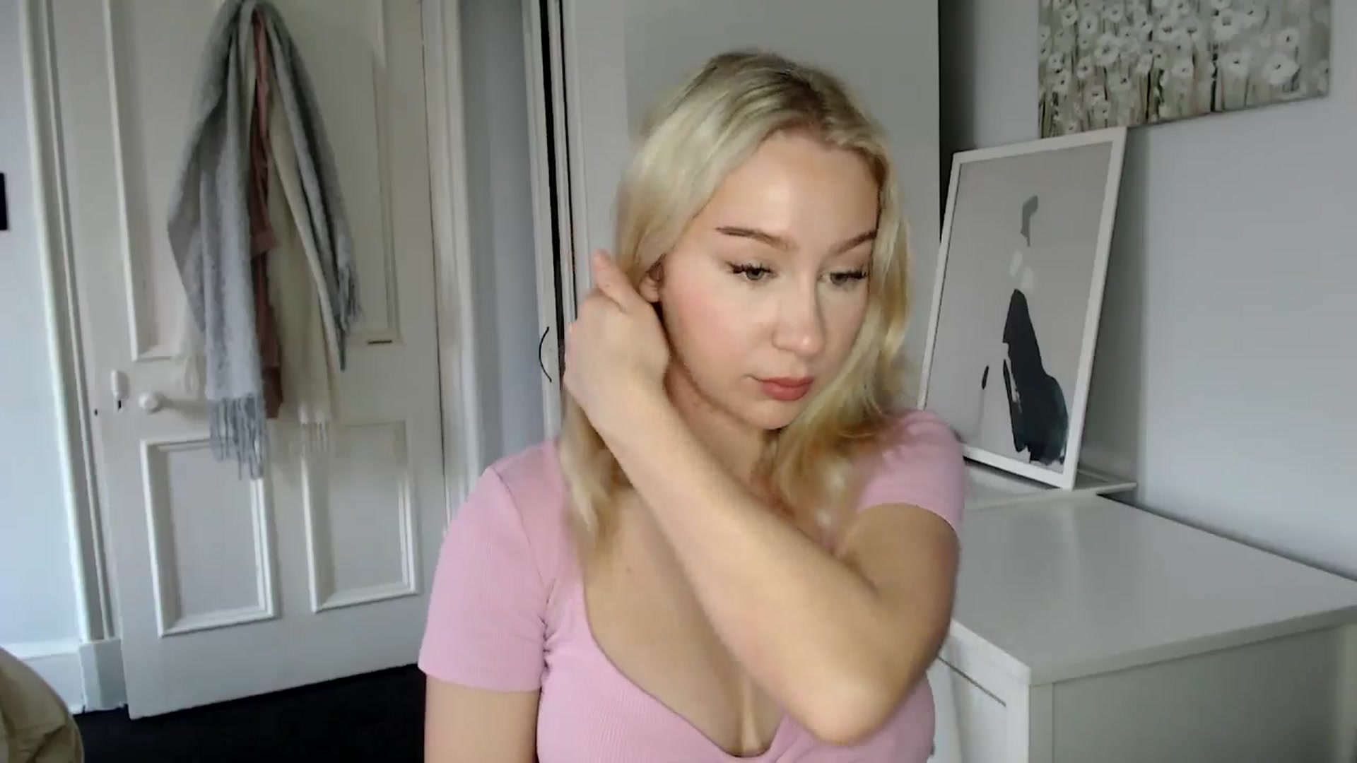 Gallery image thumbnail from Bday_Ava's myfreecams stream on, 01/21/2025, 12:49 image 16 of 20
