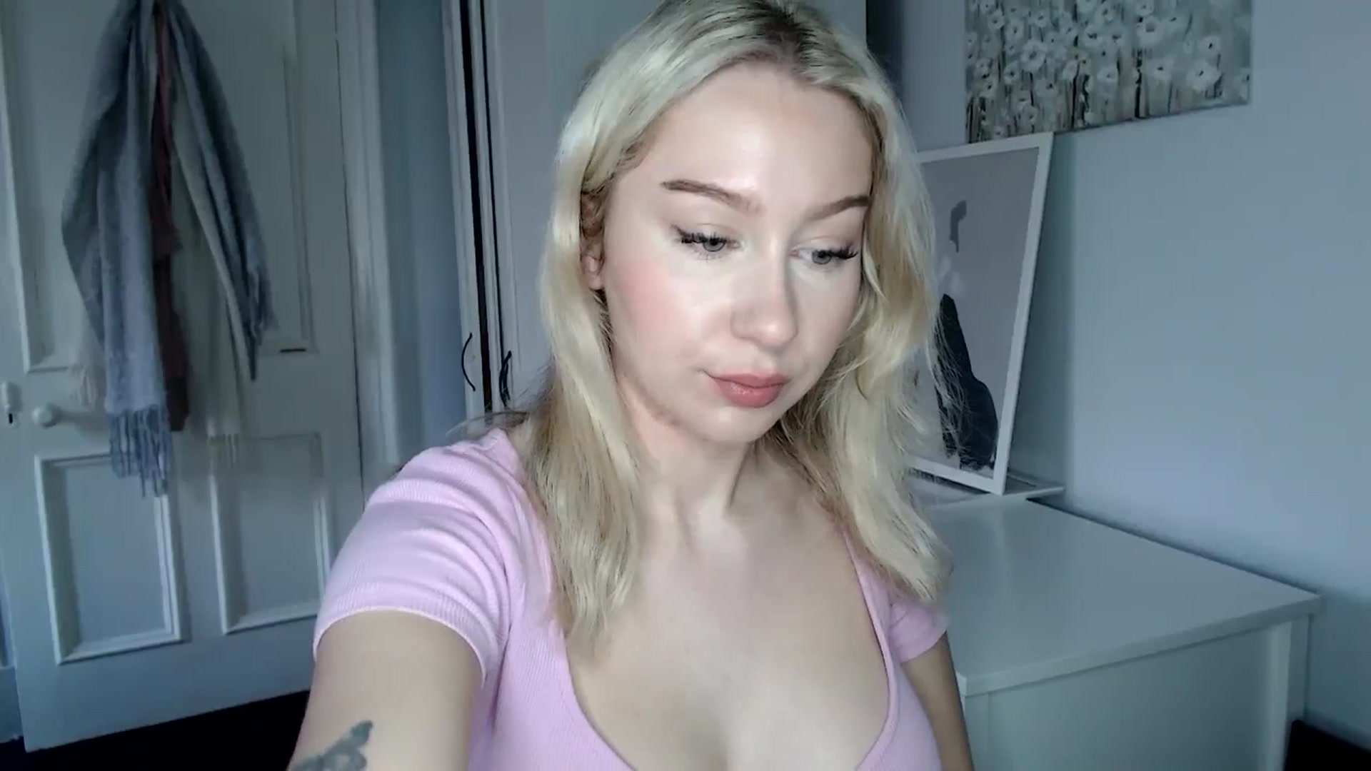 Gallery image thumbnail from Bday_Ava's myfreecams stream on, 01/21/2025, 12:49 image 12 of 20