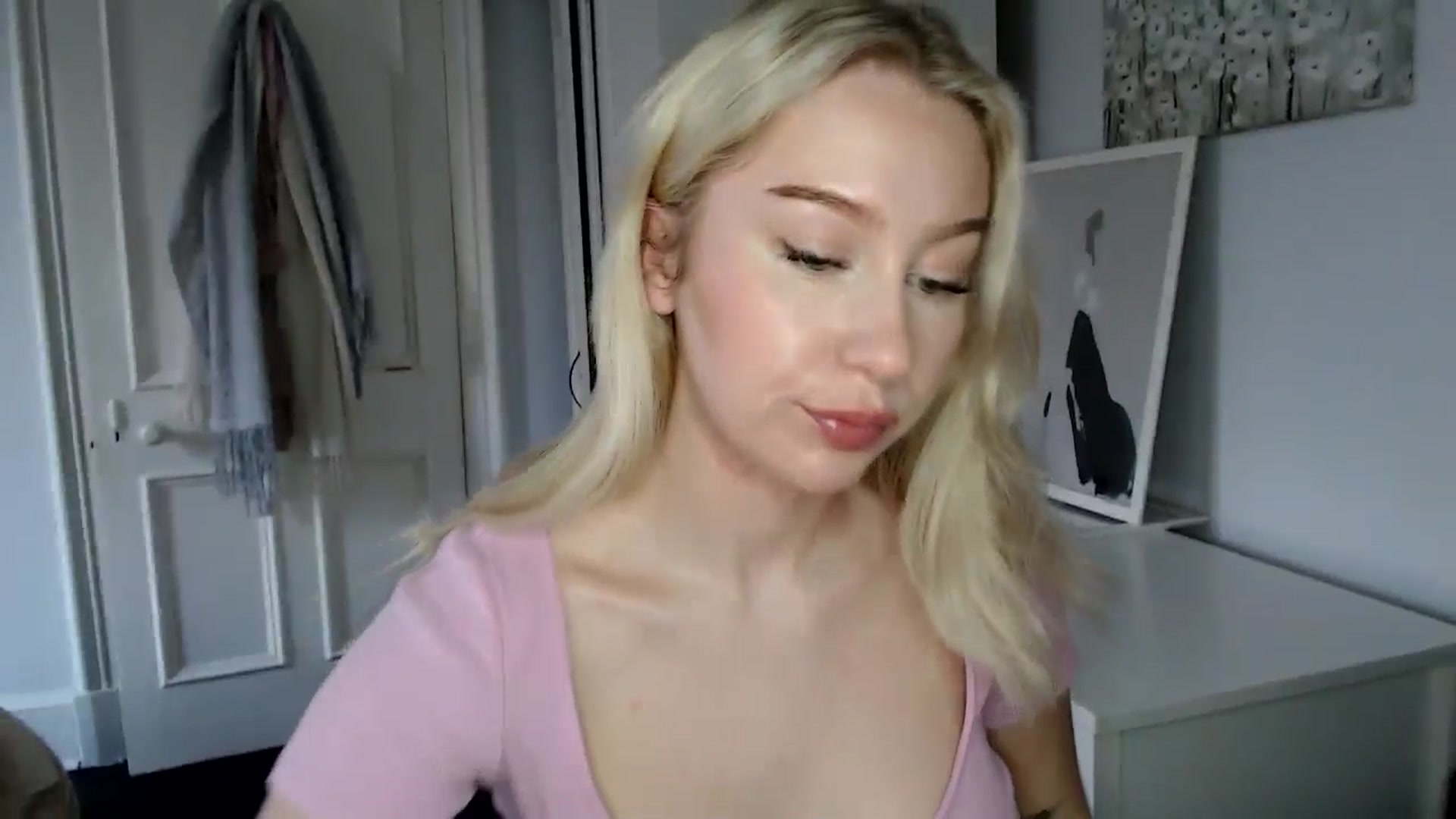 Gallery image thumbnail from Bday_Ava's myfreecams stream on, 01/21/2025, 12:49 image 15 of 20