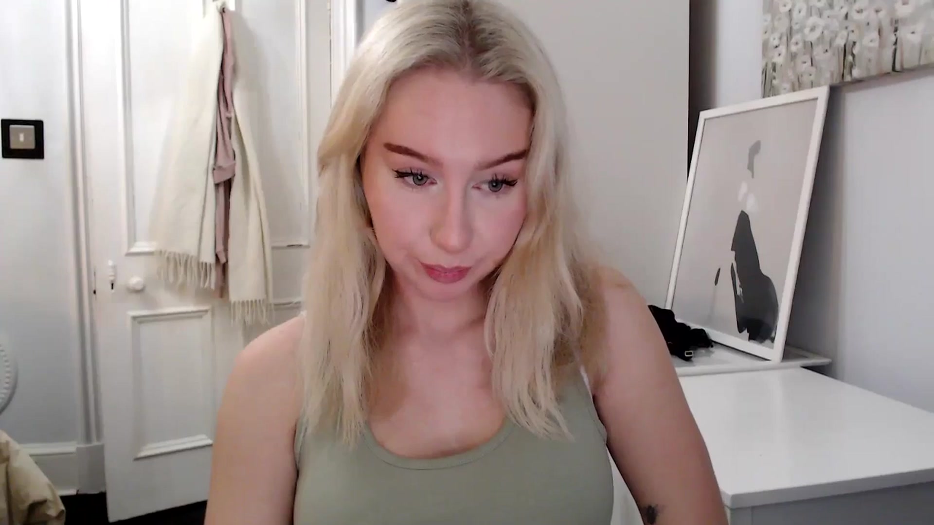 Gallery image thumbnail from Bday_Ava's myfreecams stream on, 01/22/2025, 19:05 image 9 of 20