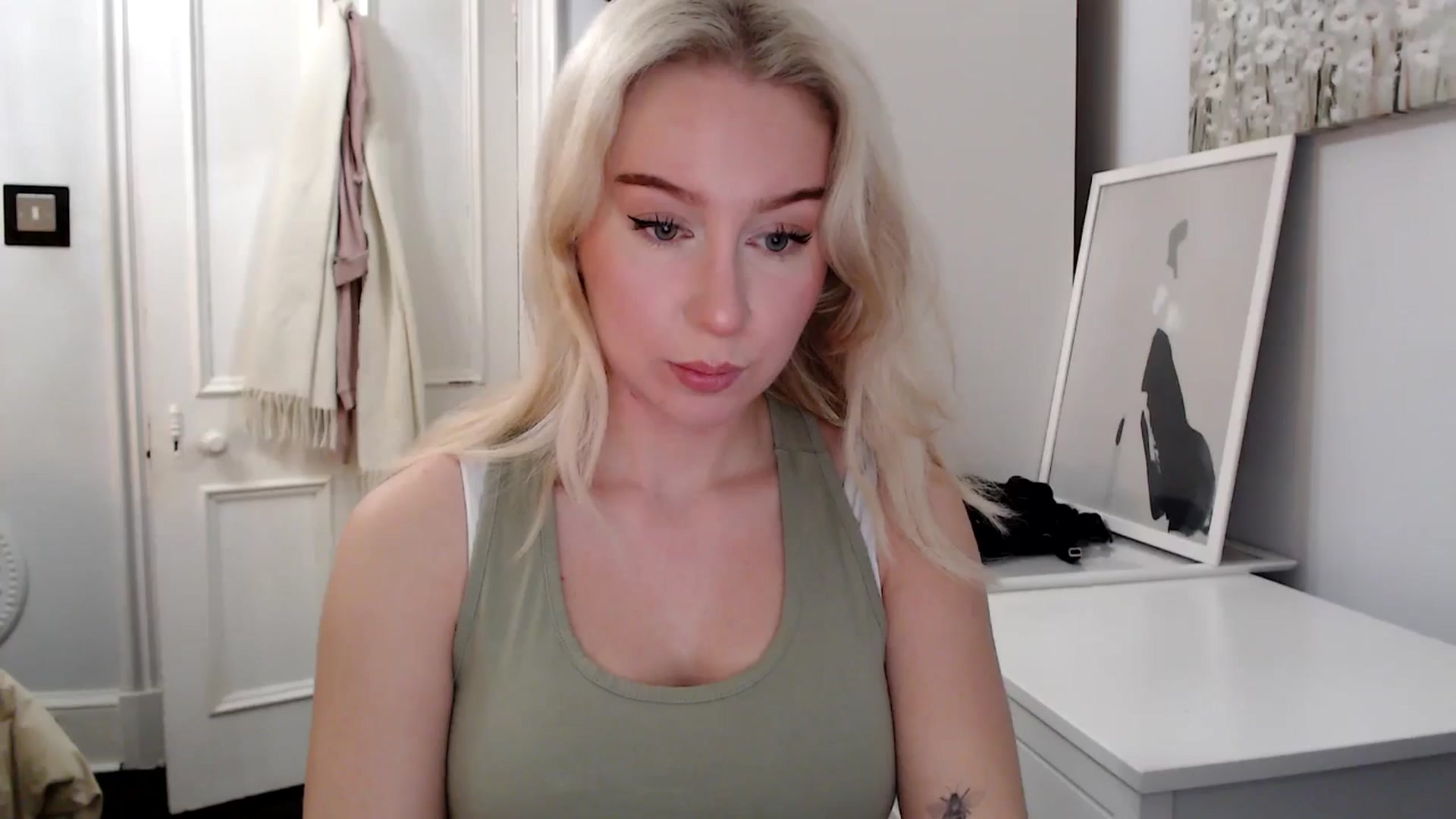 Gallery image thumbnail from Bday_Ava's myfreecams stream on, 01/22/2025, 19:05 image 14 of 20