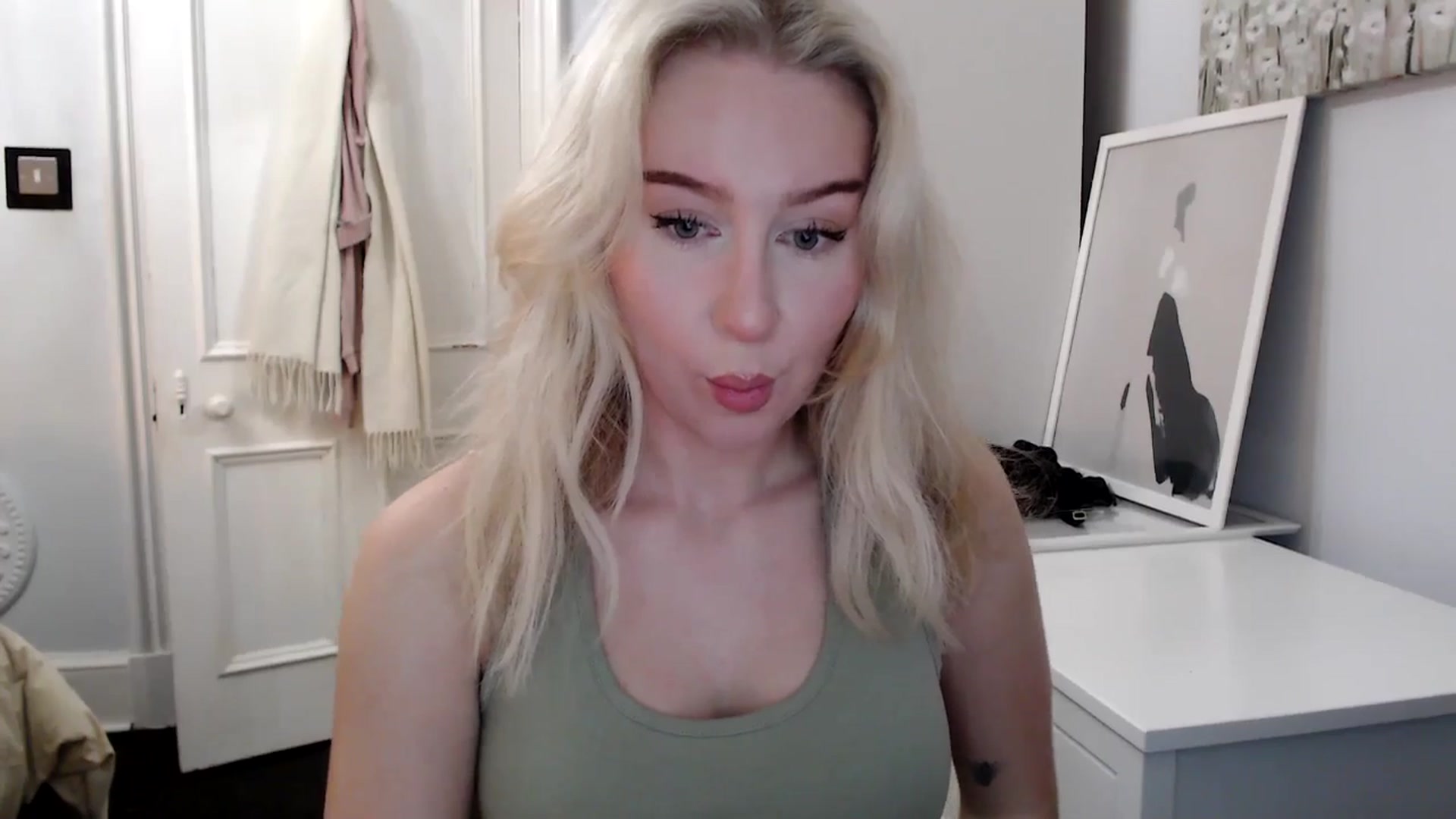 Gallery image thumbnail from Bday_Ava's myfreecams stream on, 01/22/2025, 19:05 image 6 of 20