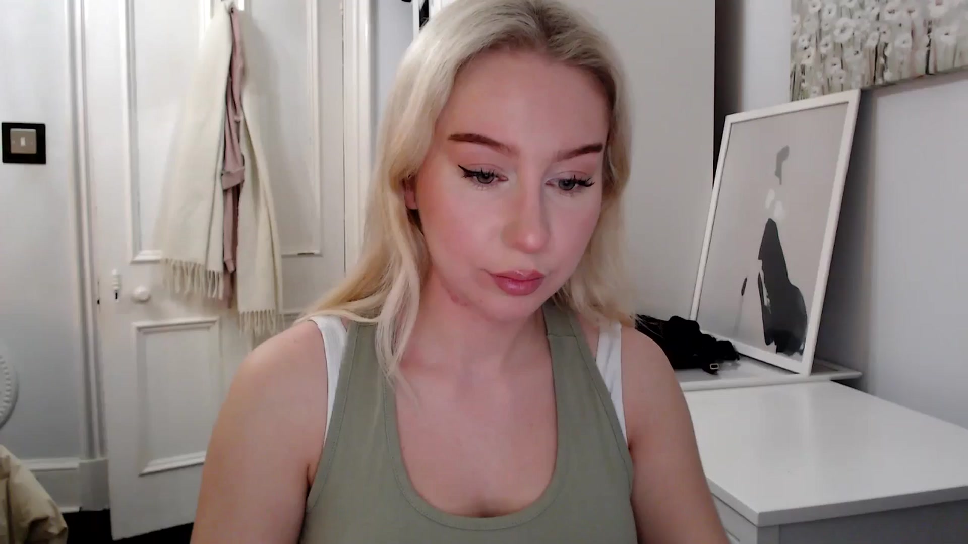 Gallery image thumbnail from Bday_Ava's myfreecams stream on, 01/22/2025, 19:05 image 13 of 20