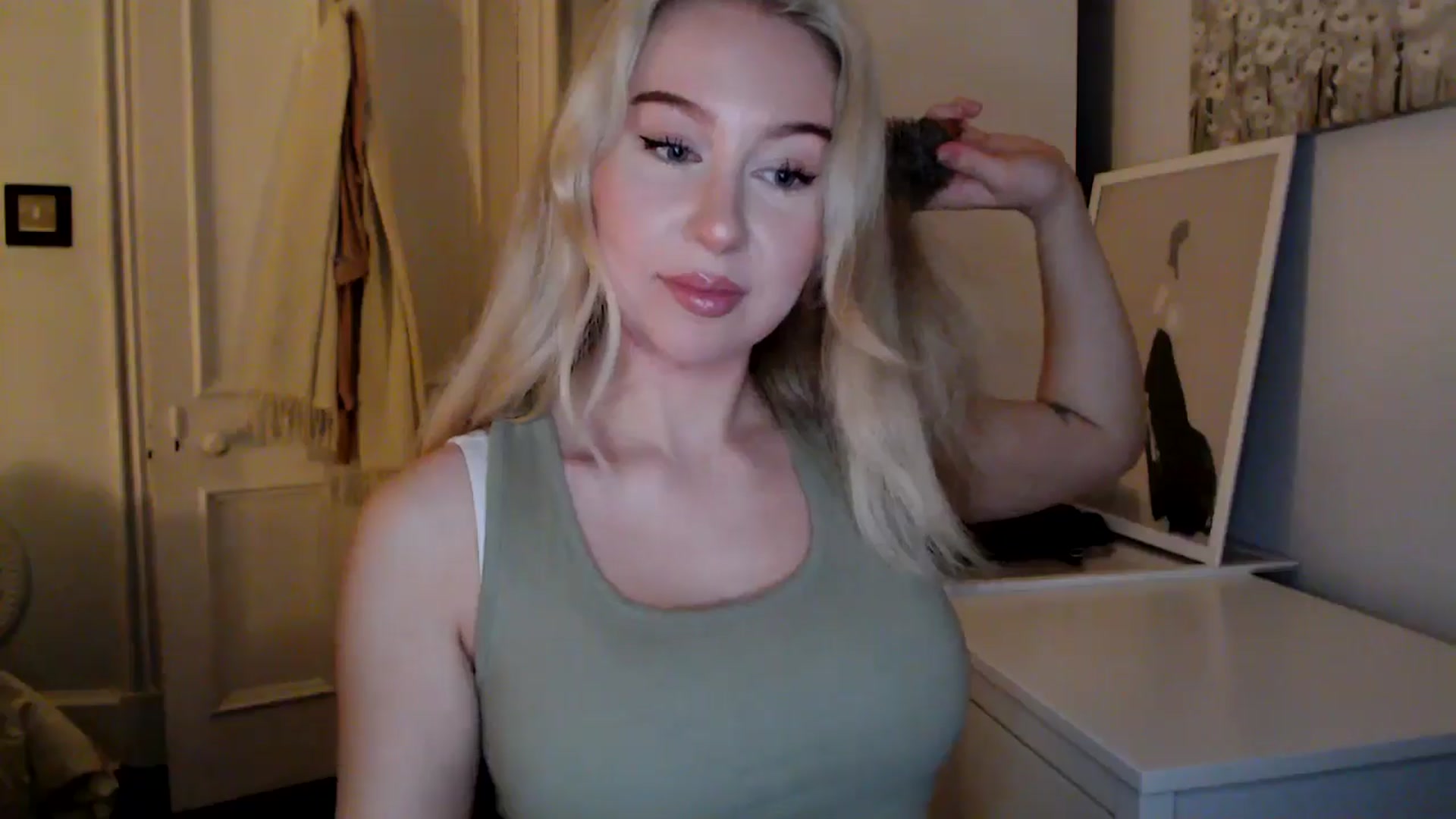 Gallery image thumbnail from Bday_Ava's myfreecams stream on, 01/22/2025, 19:05 image 20 of 20
