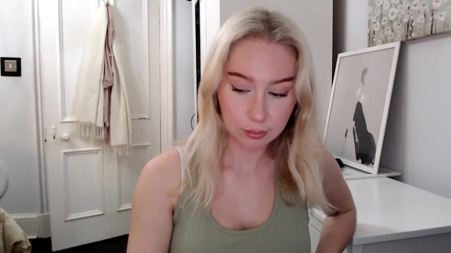 Gallery image thumbnail from Bday_Ava's myfreecams stream on, 01/22/2025, 19:05 image 10 of 20