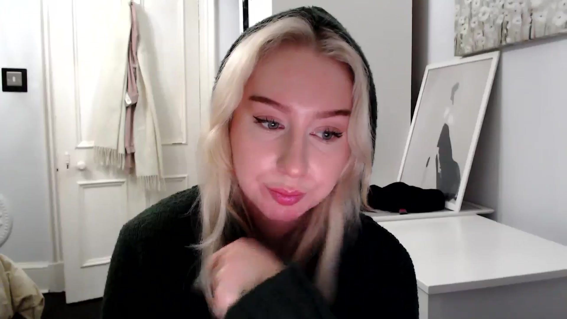 Gallery image thumbnail from Bday_Ava's myfreecams stream on, 01/22/2025, 22:25 image 14 of 20