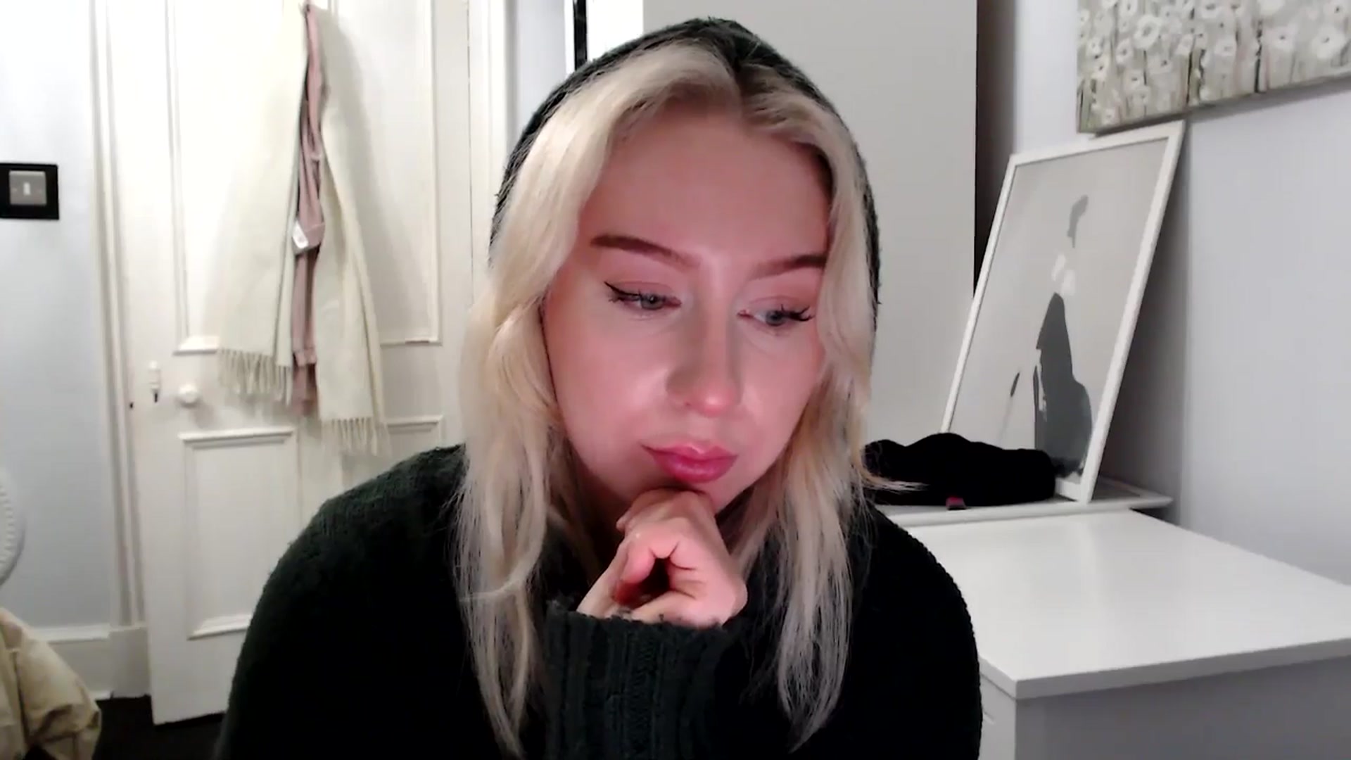 Gallery image thumbnail from Bday_Ava's myfreecams stream on, 01/22/2025, 22:25 image 17 of 20