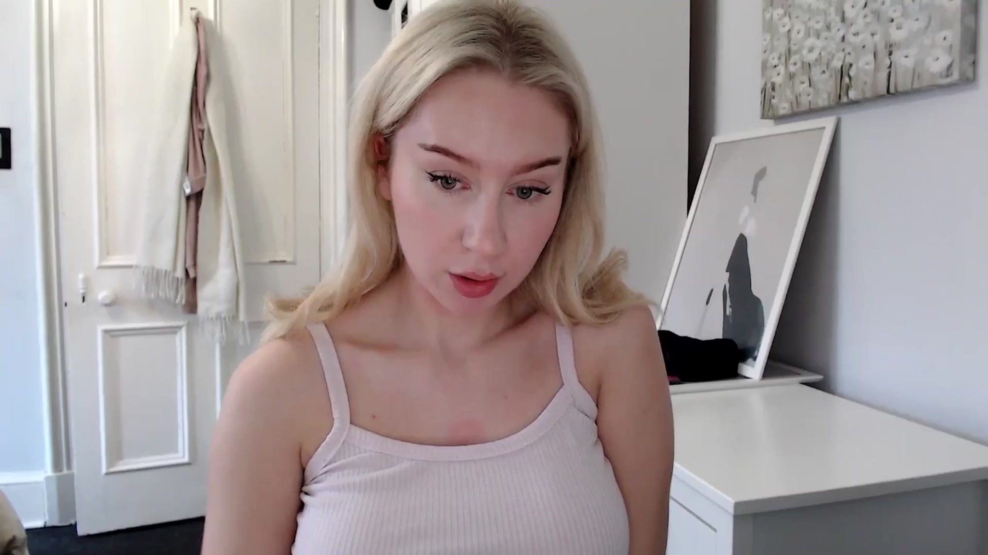 Gallery image thumbnail from Bday_Ava's myfreecams stream on, 01/24/2025, 14:56 image 4 of 20