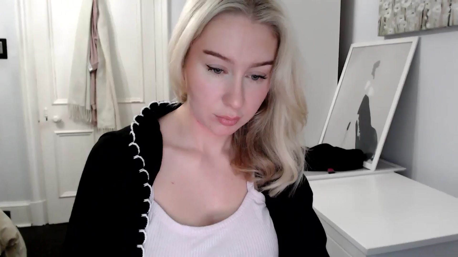 Gallery image thumbnail from Bday_Ava's myfreecams stream on, 01/24/2025, 18:28 image 18 of 20