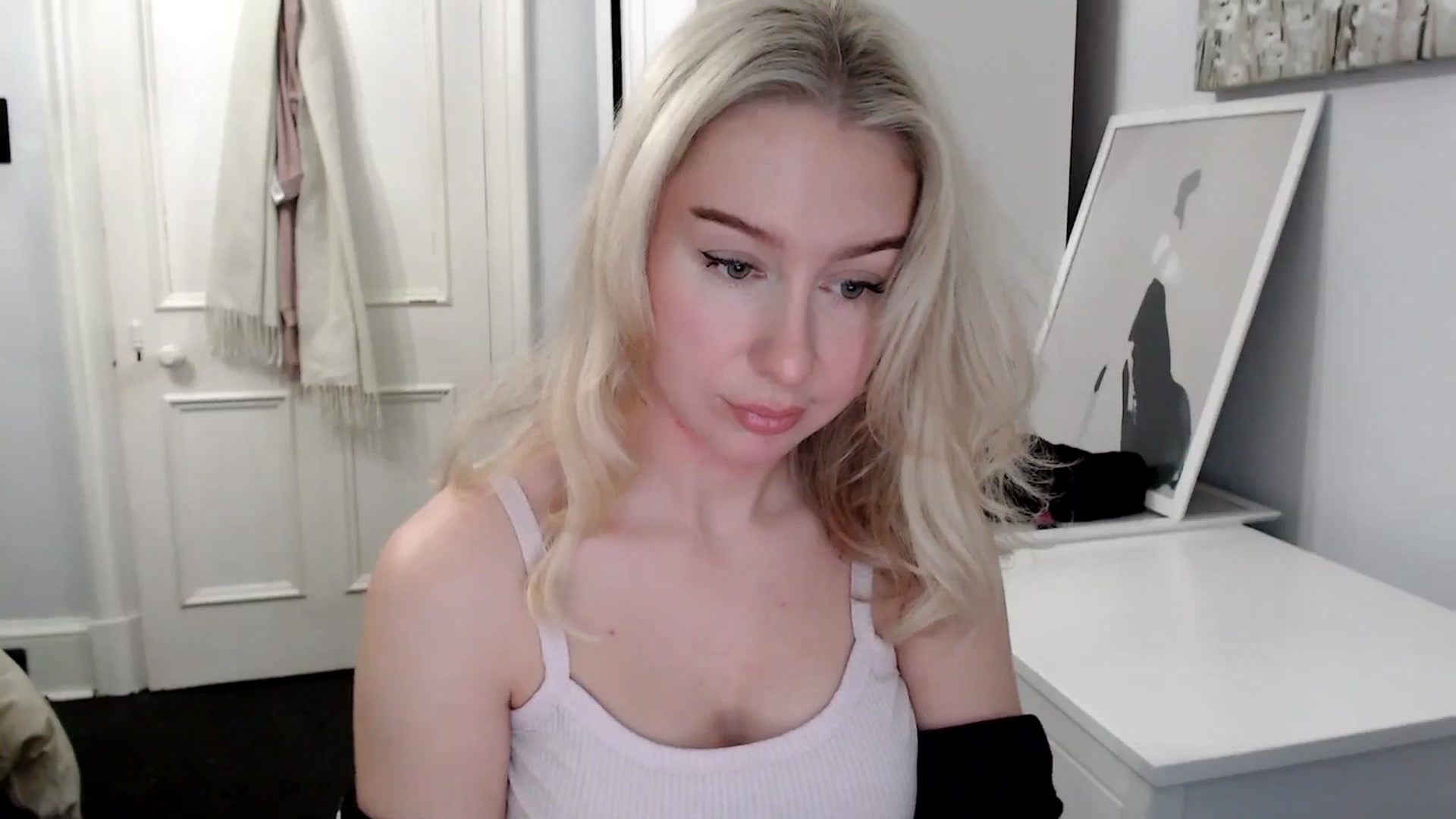 Gallery image thumbnail from Bday_Ava's myfreecams stream on, 01/24/2025, 18:28 image 6 of 20