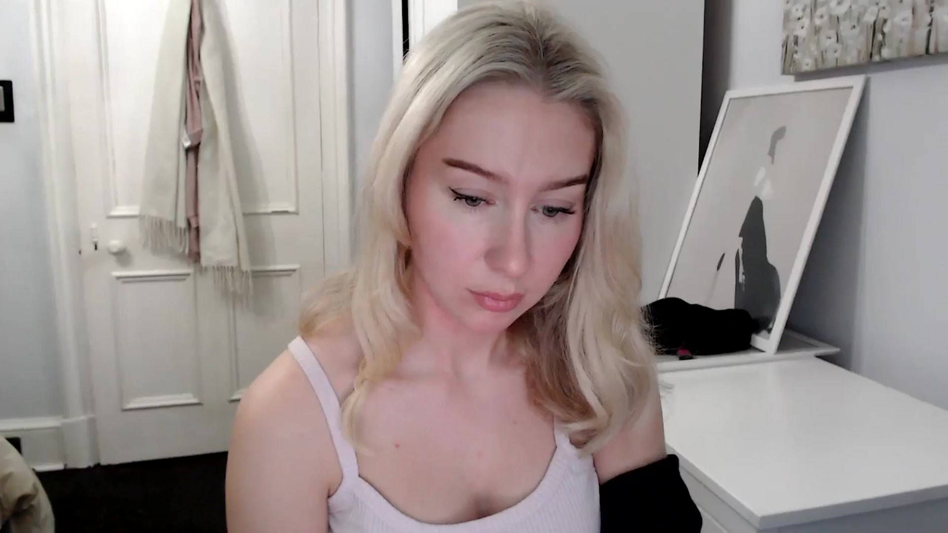 Gallery image thumbnail from Bday_Ava's myfreecams stream on, 01/24/2025, 18:28 image 16 of 20